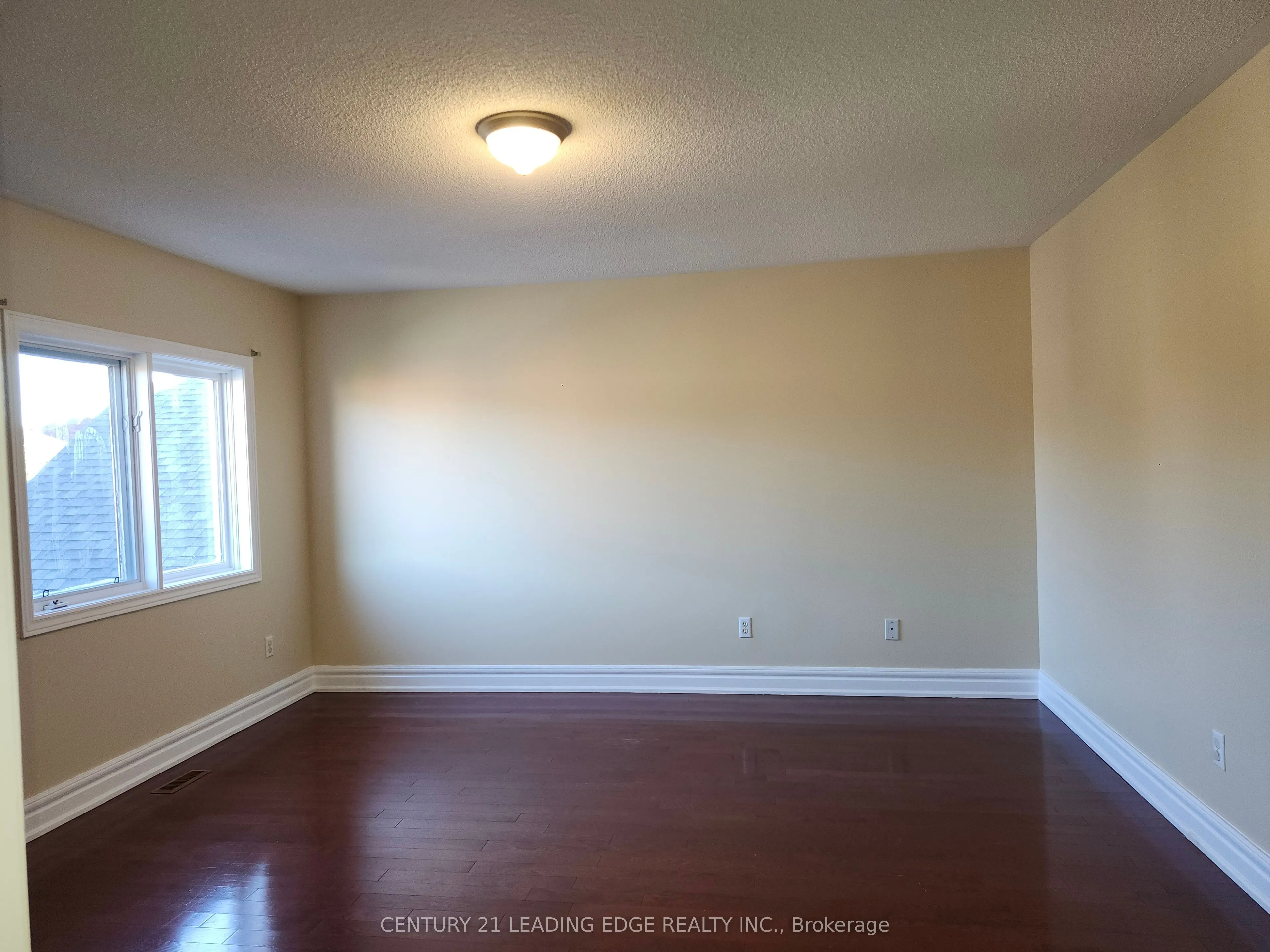 140 Roxbury Street, #Main