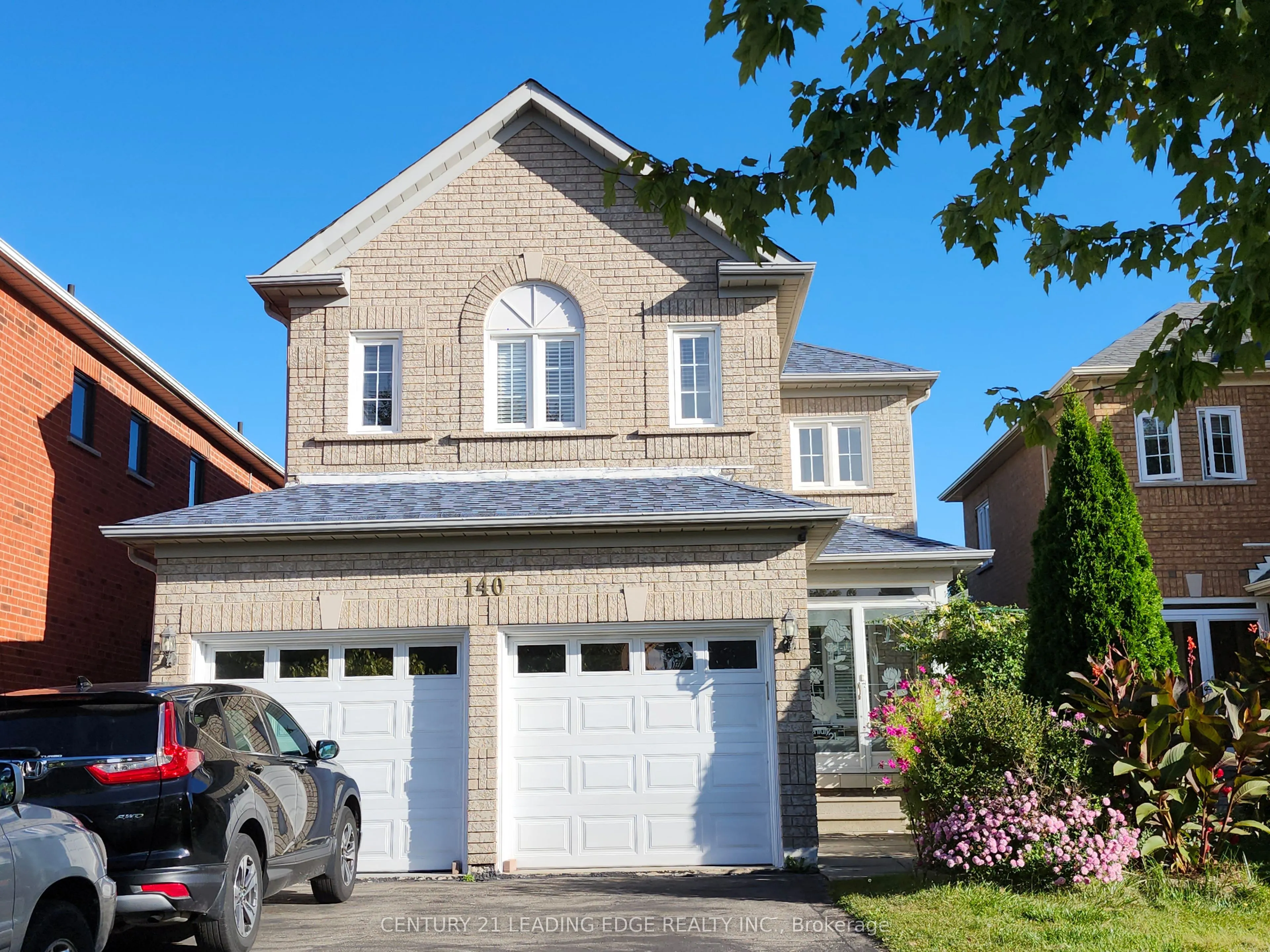 140 Roxbury Street, #Main