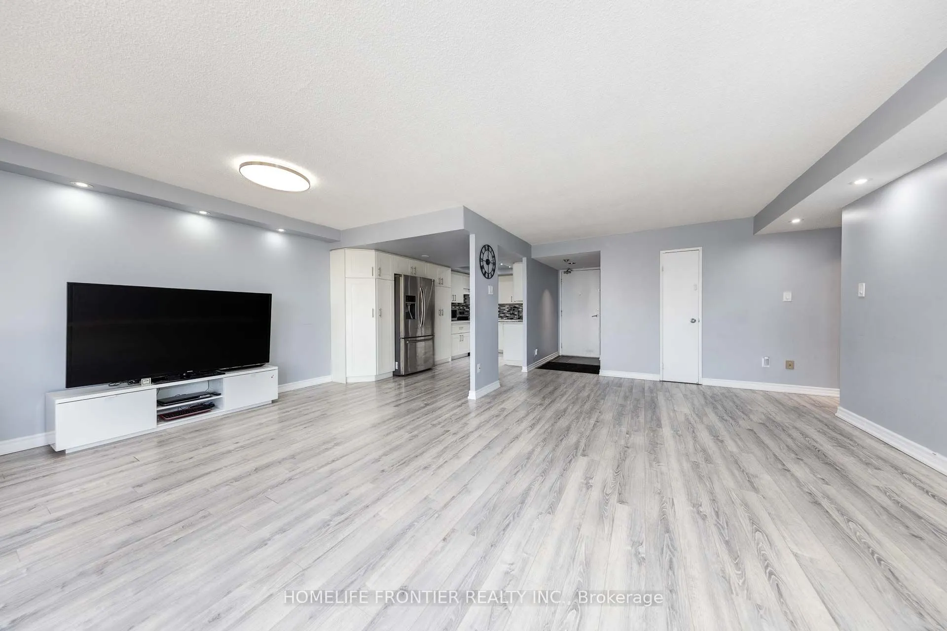 20 Baif Boulevard, #704