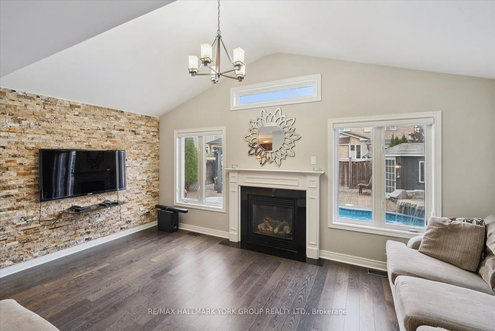 254 Meadowhawk Trail