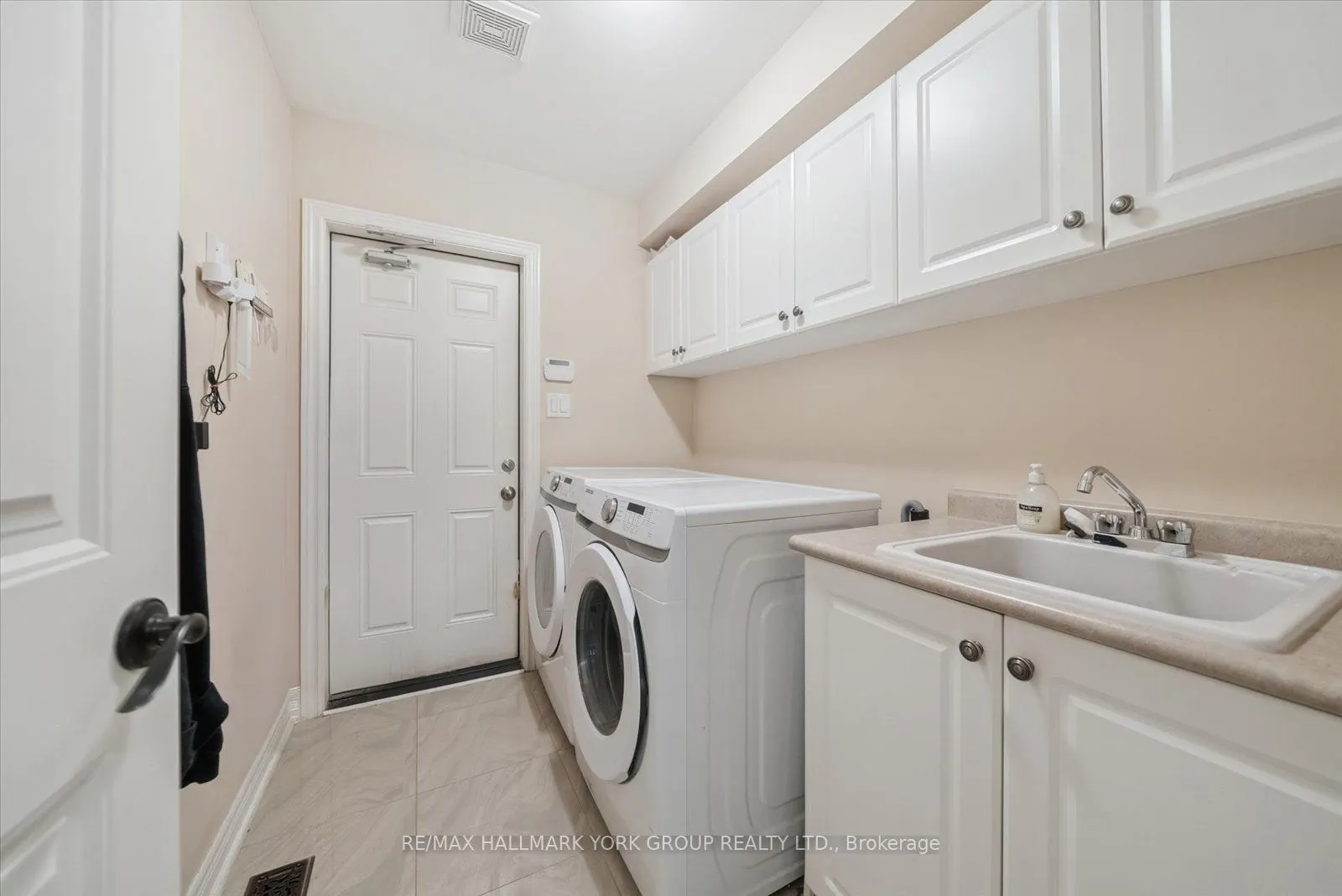 254 Meadowhawk Trail