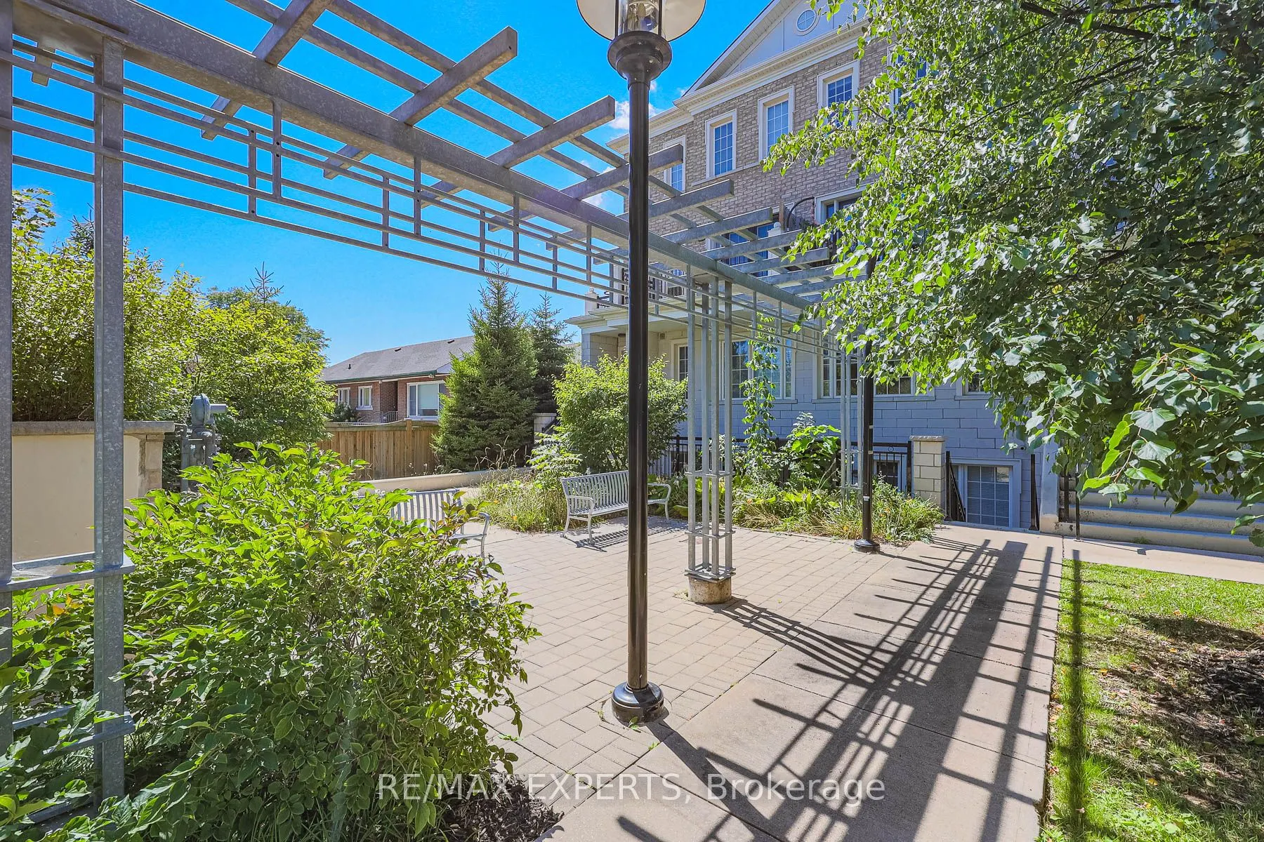 26 Bruce Street W, #B11