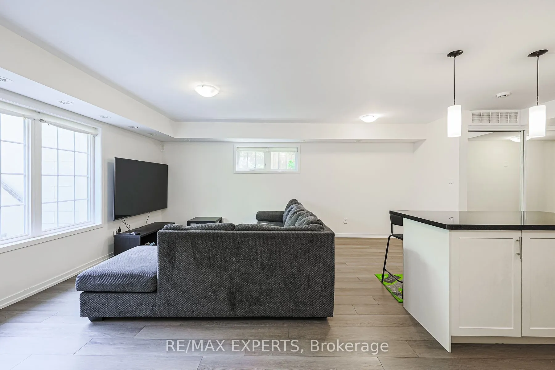 26 Bruce Street W, #B11