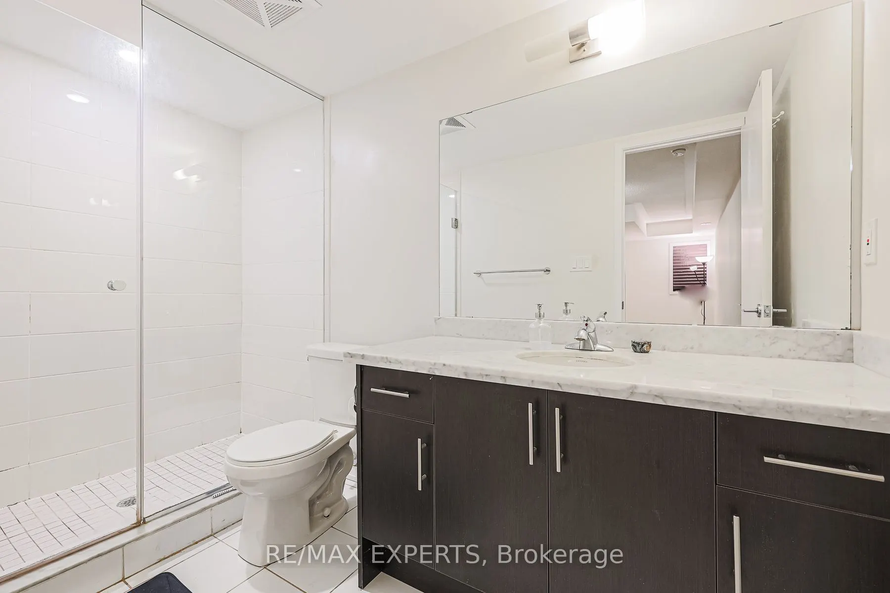 26 Bruce Street W, #B11