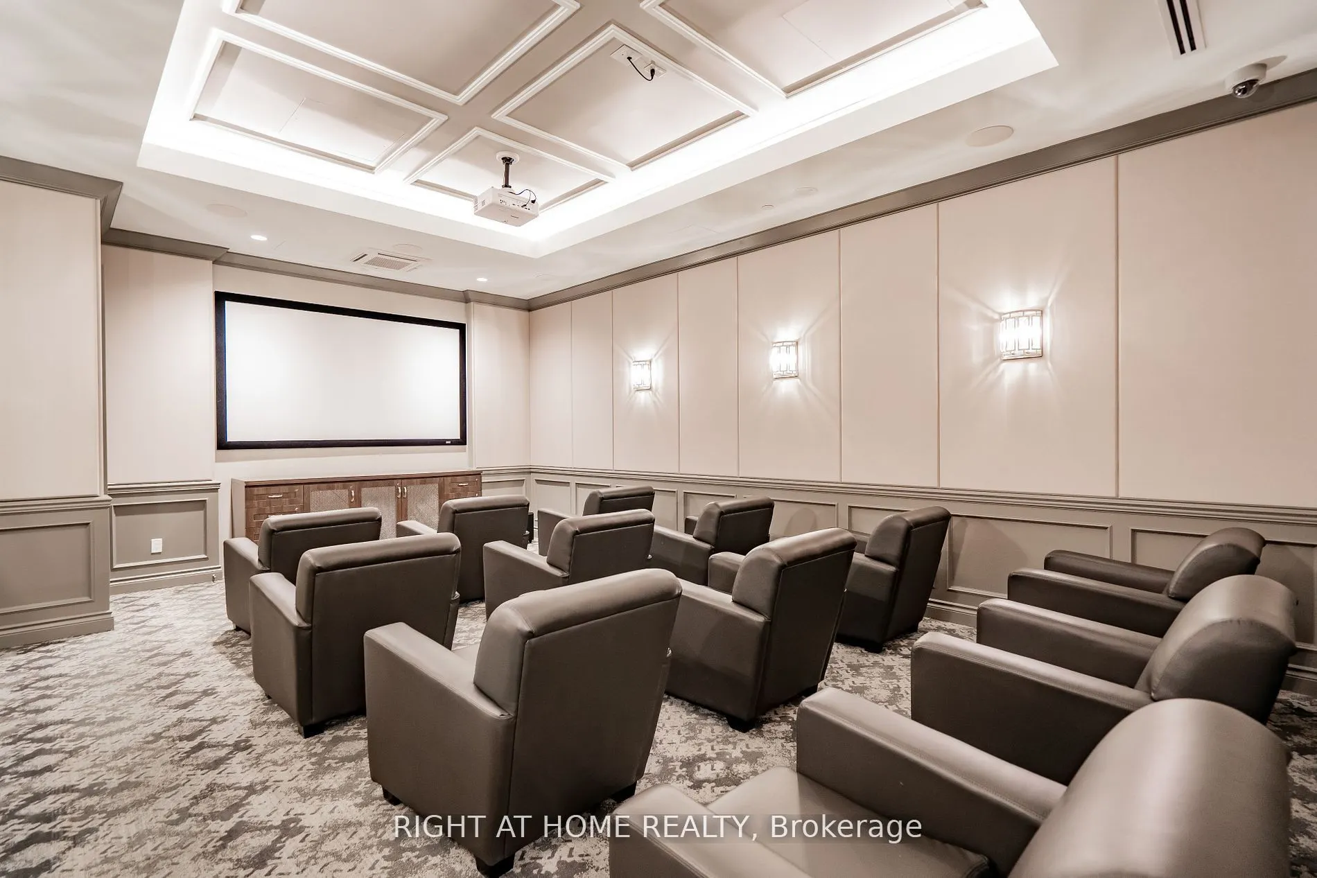 9075 Jane Street, #212