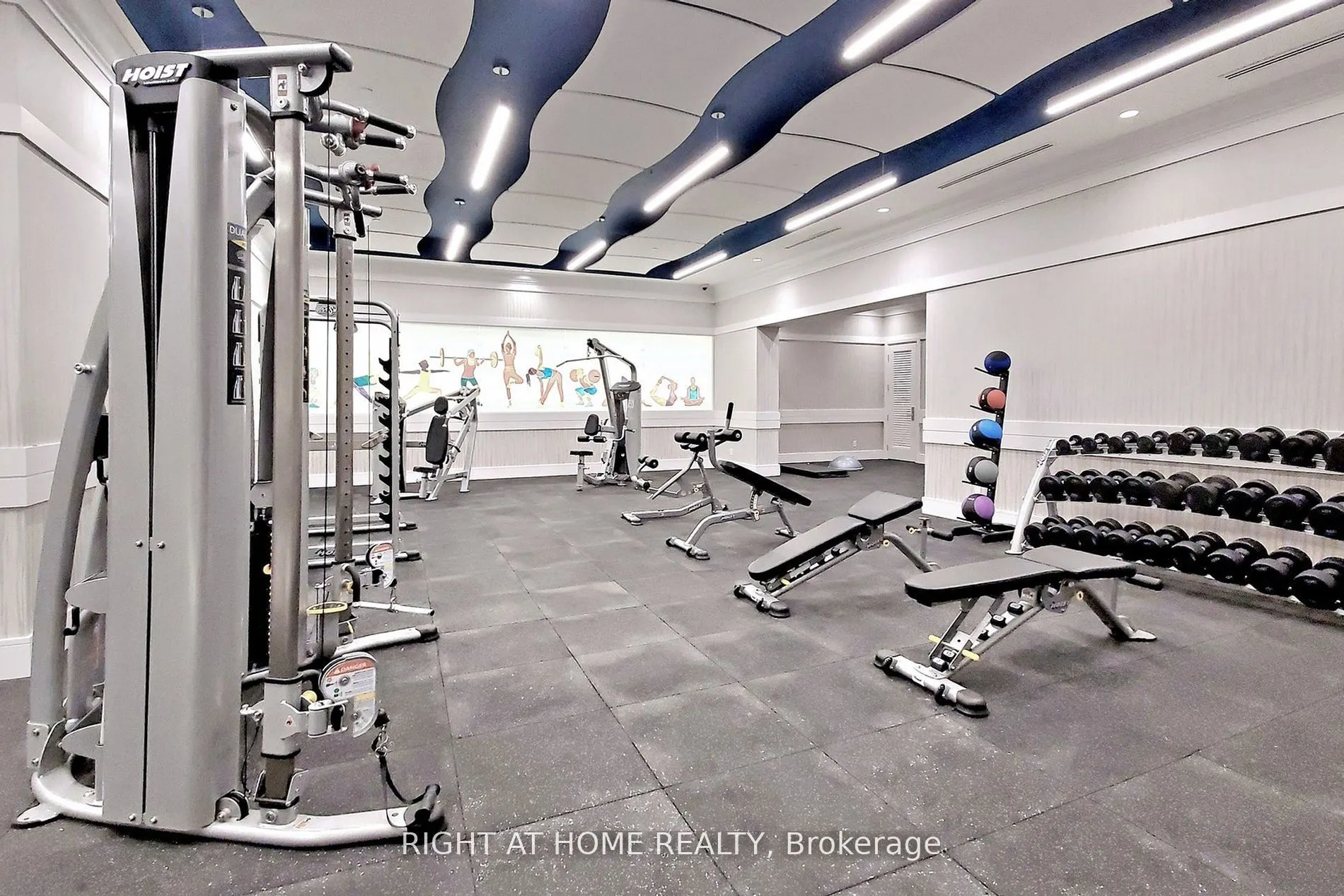 9075 Jane Street, #212