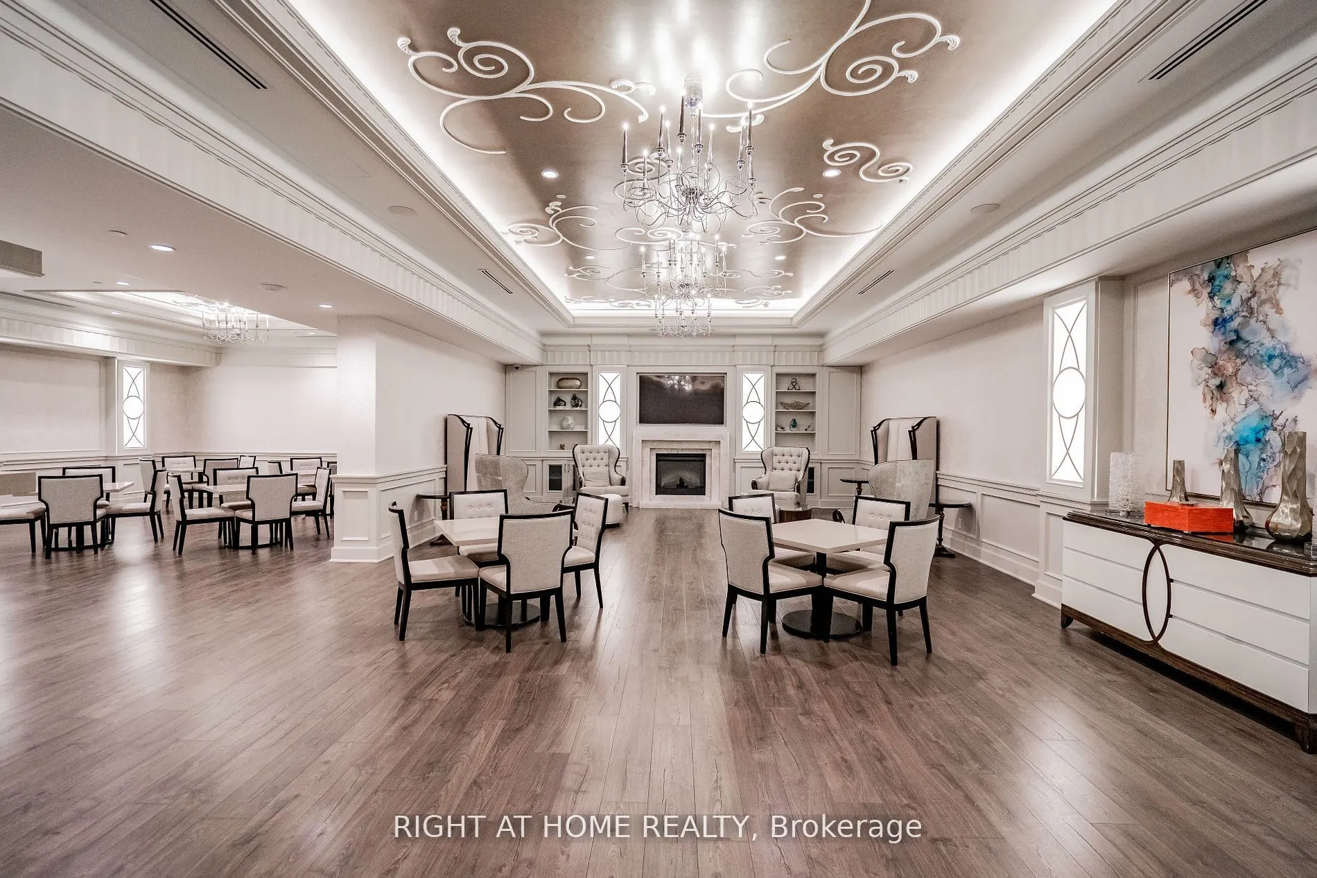 9075 Jane Street, #212