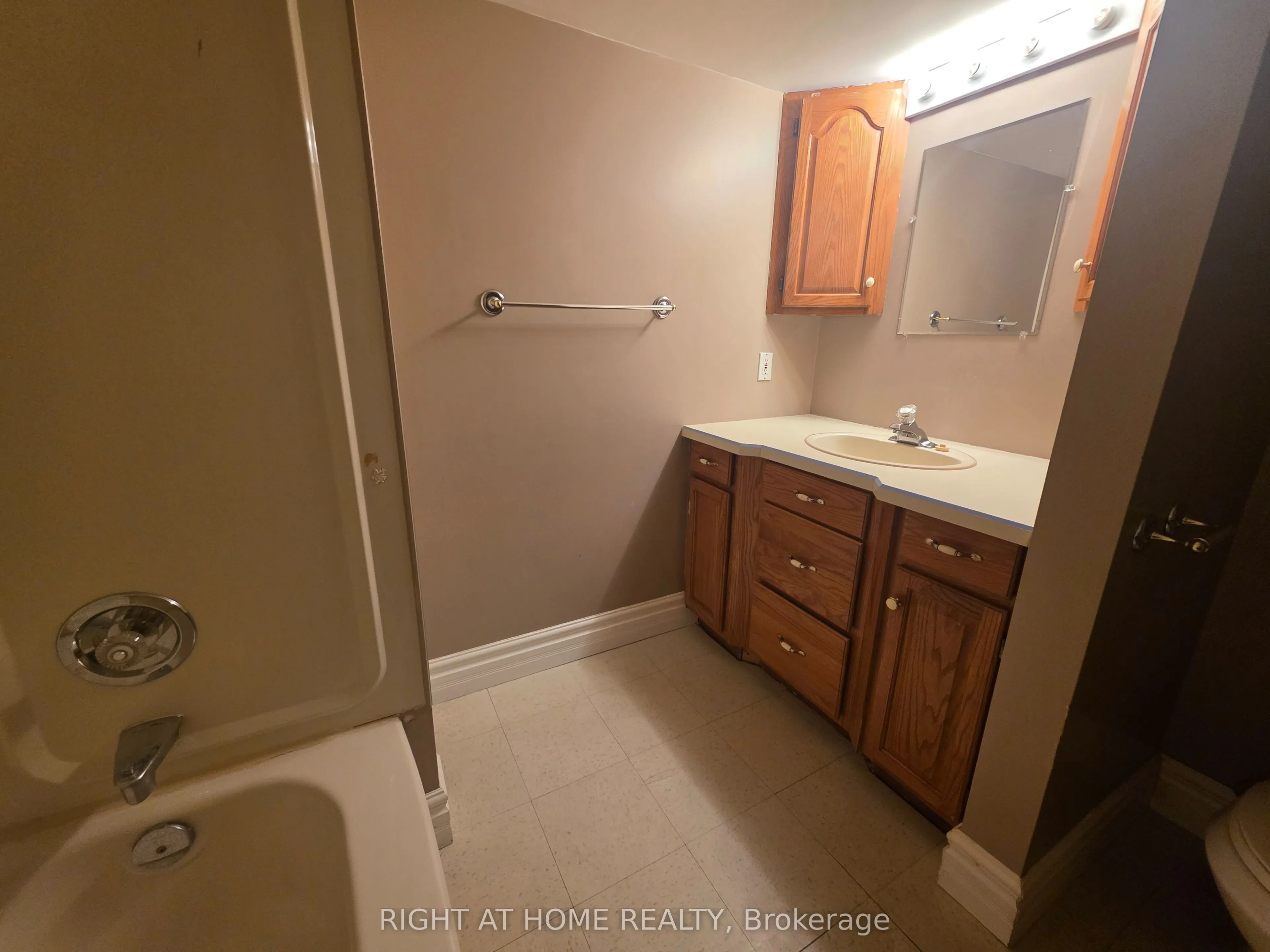 16 Portland Crescent