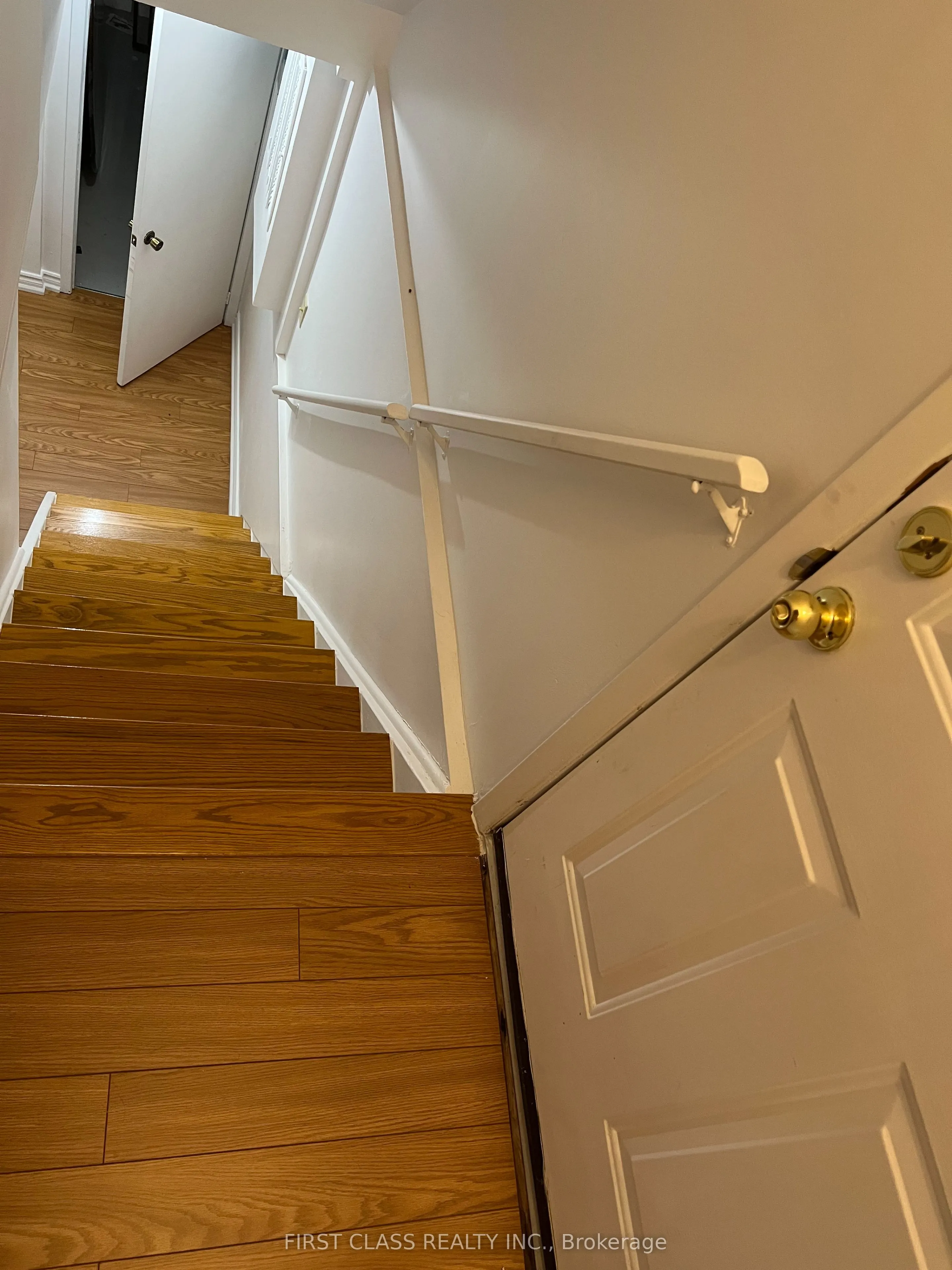 51 Chase Court, #Lower