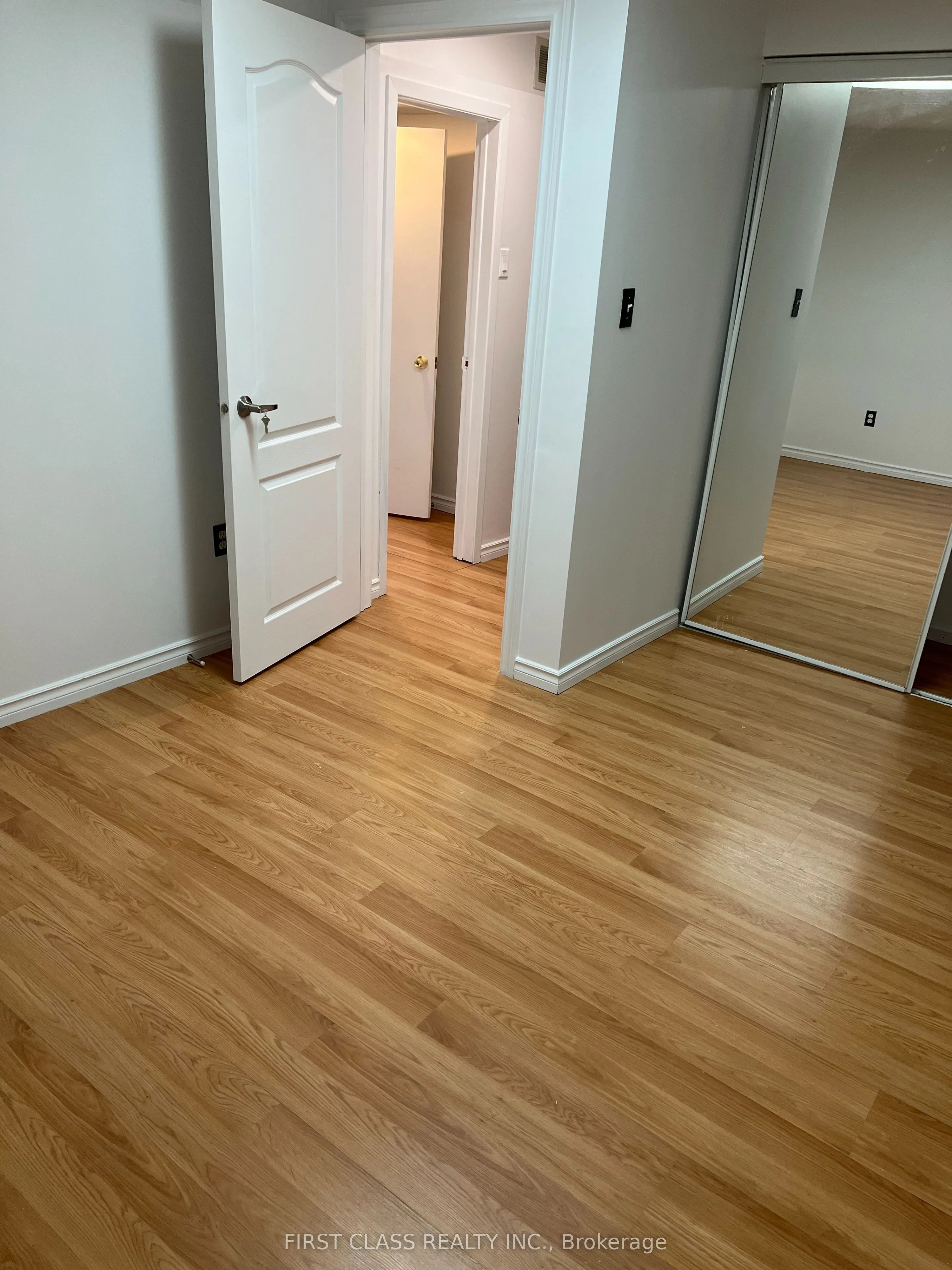 51 Chase Court, #Lower