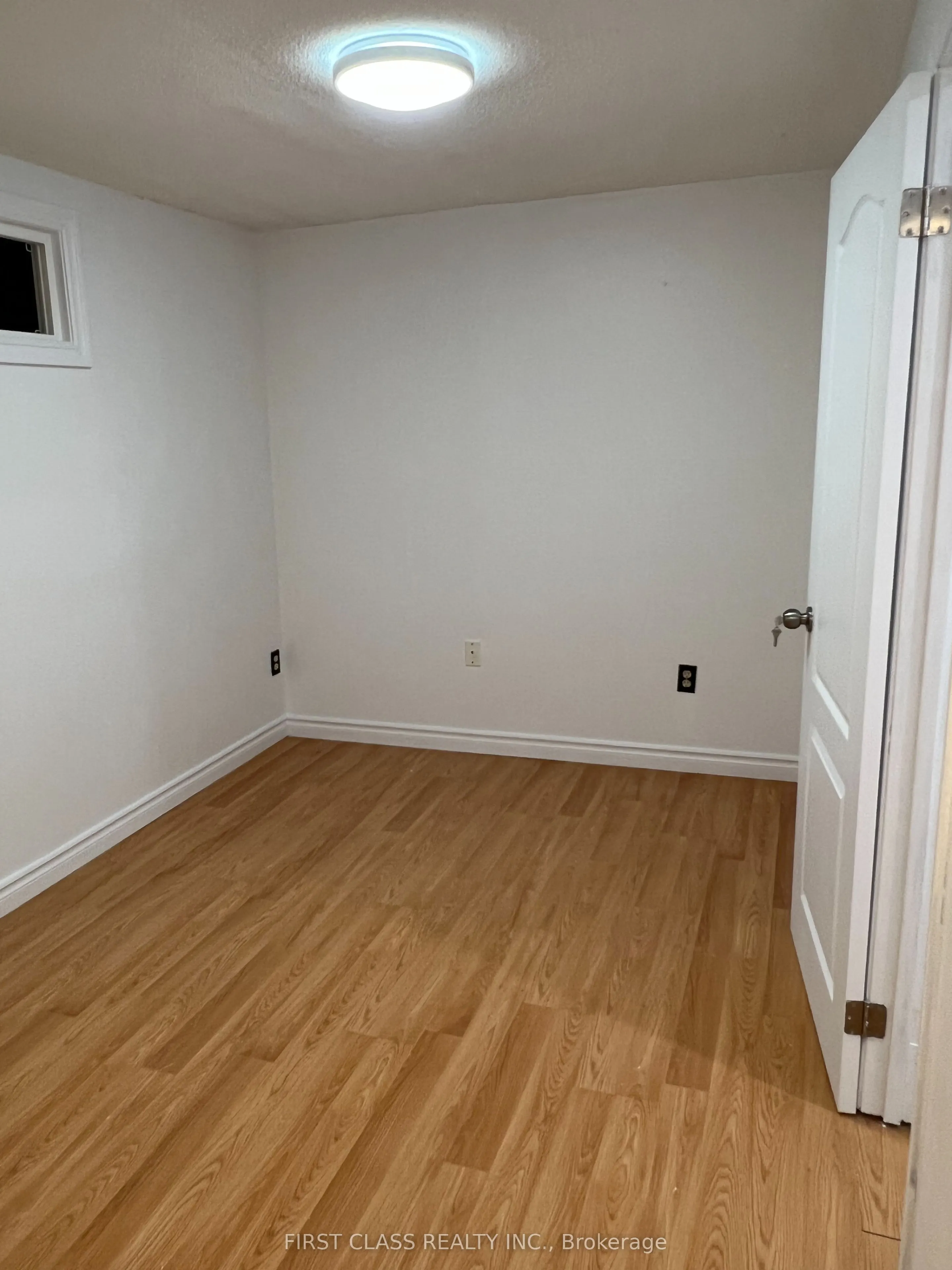 51 Chase Court, #Lower