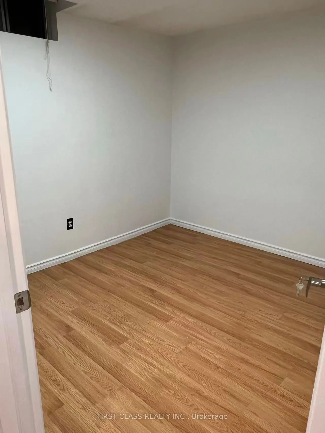 51 Chase Court, #Lower