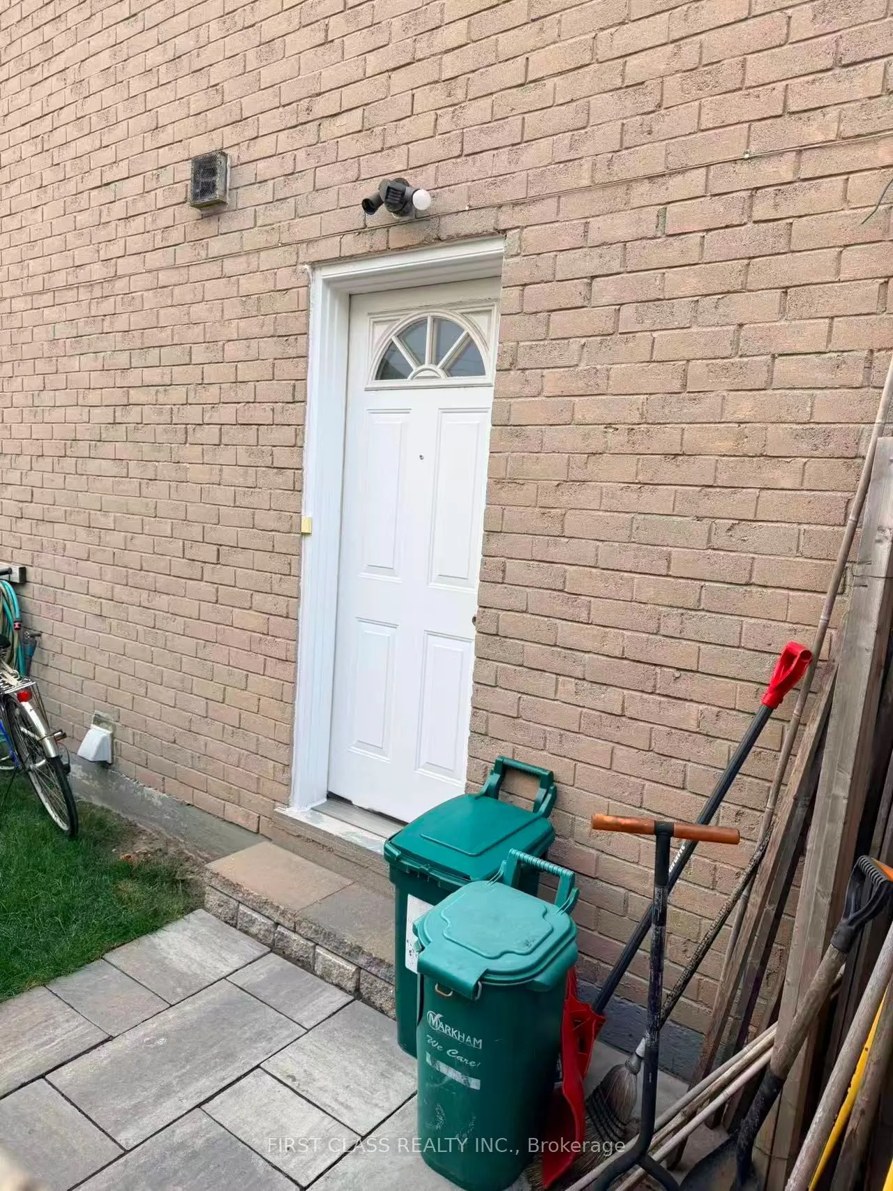 51 Chase Court, #Lower