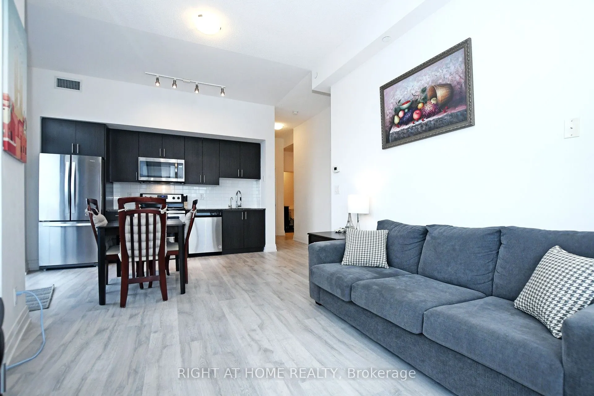 3600 HWY 7 Road, #720