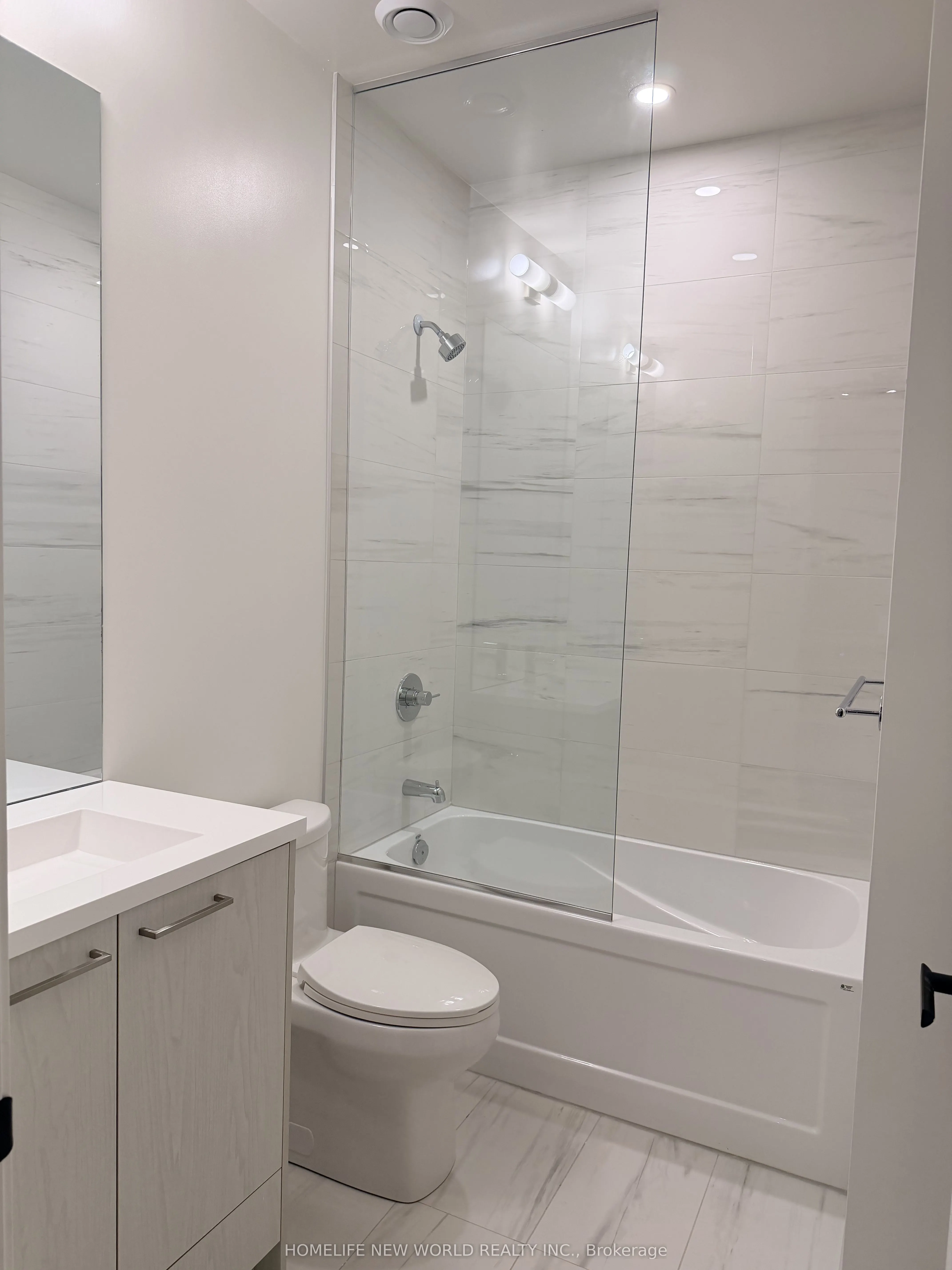 28 Interchange Way, #PH107