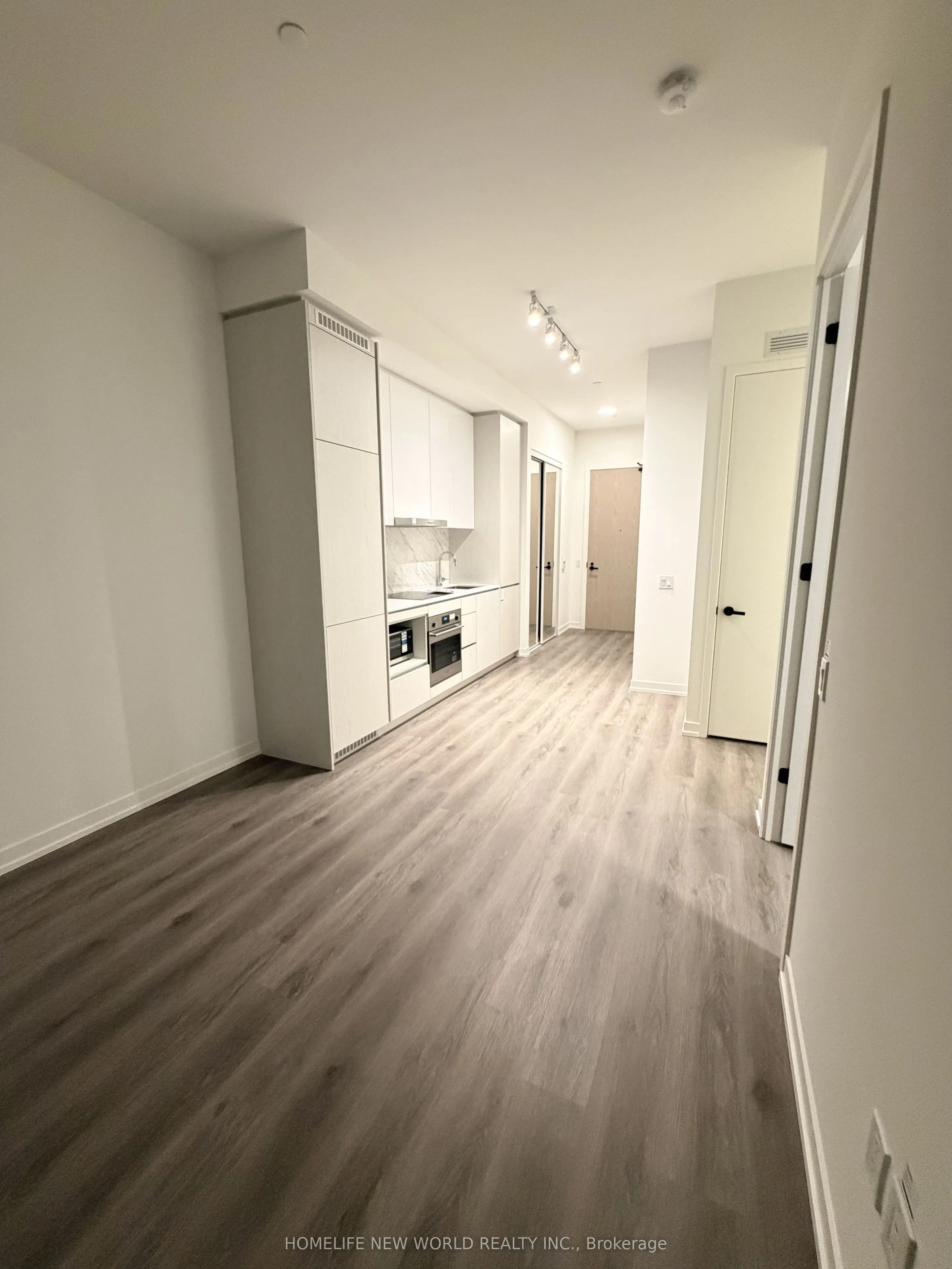 28 Interchange Way, #PH107