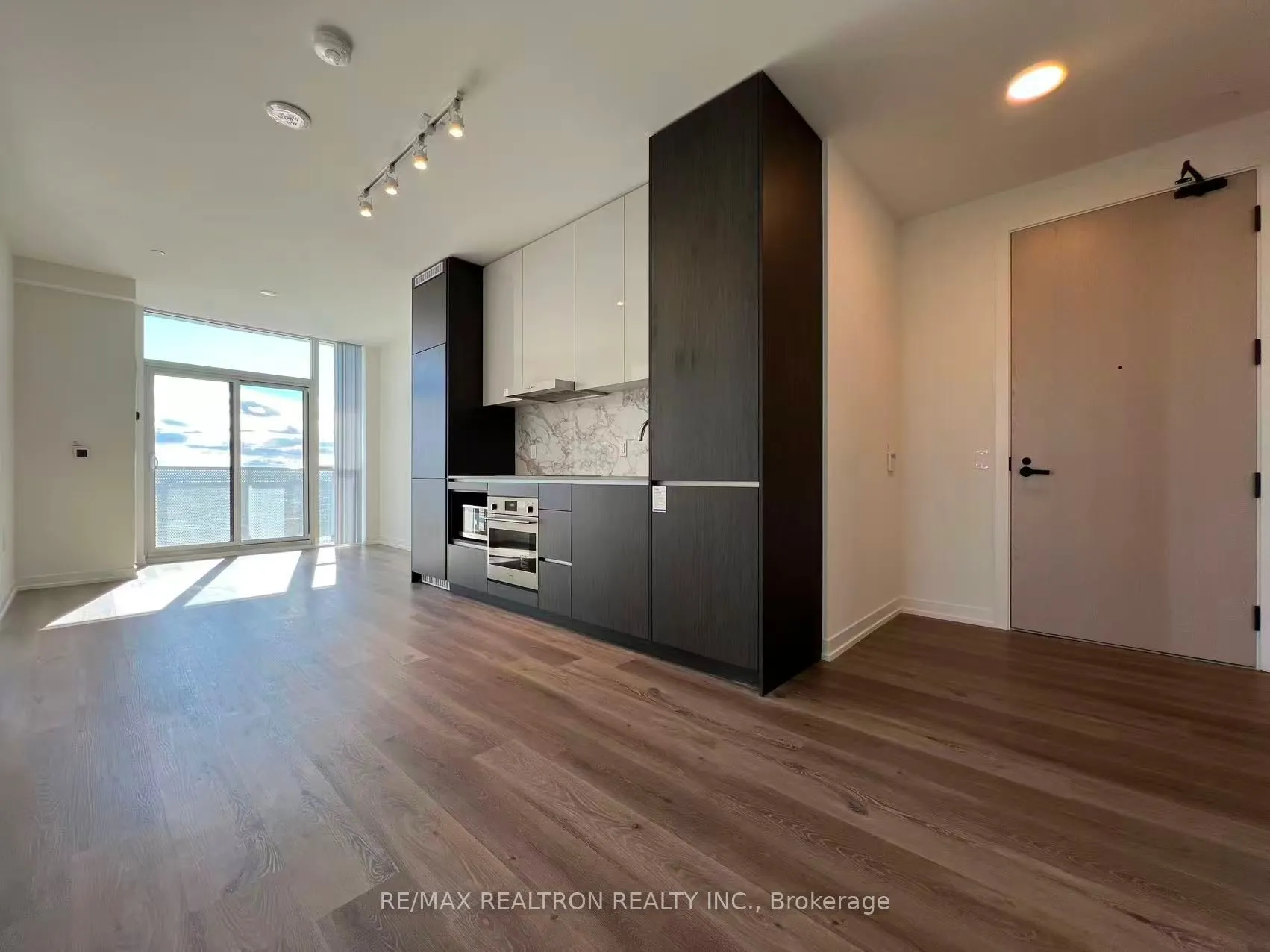 28 Interchange Way, #4610