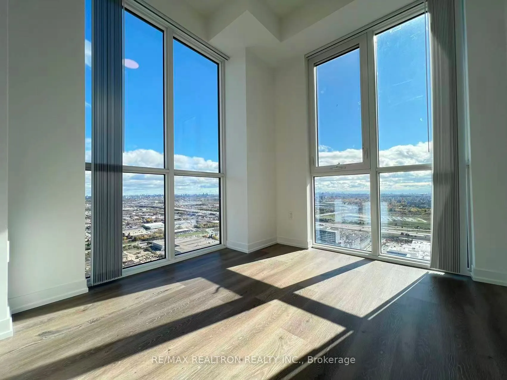 28 Interchange Way, #4610