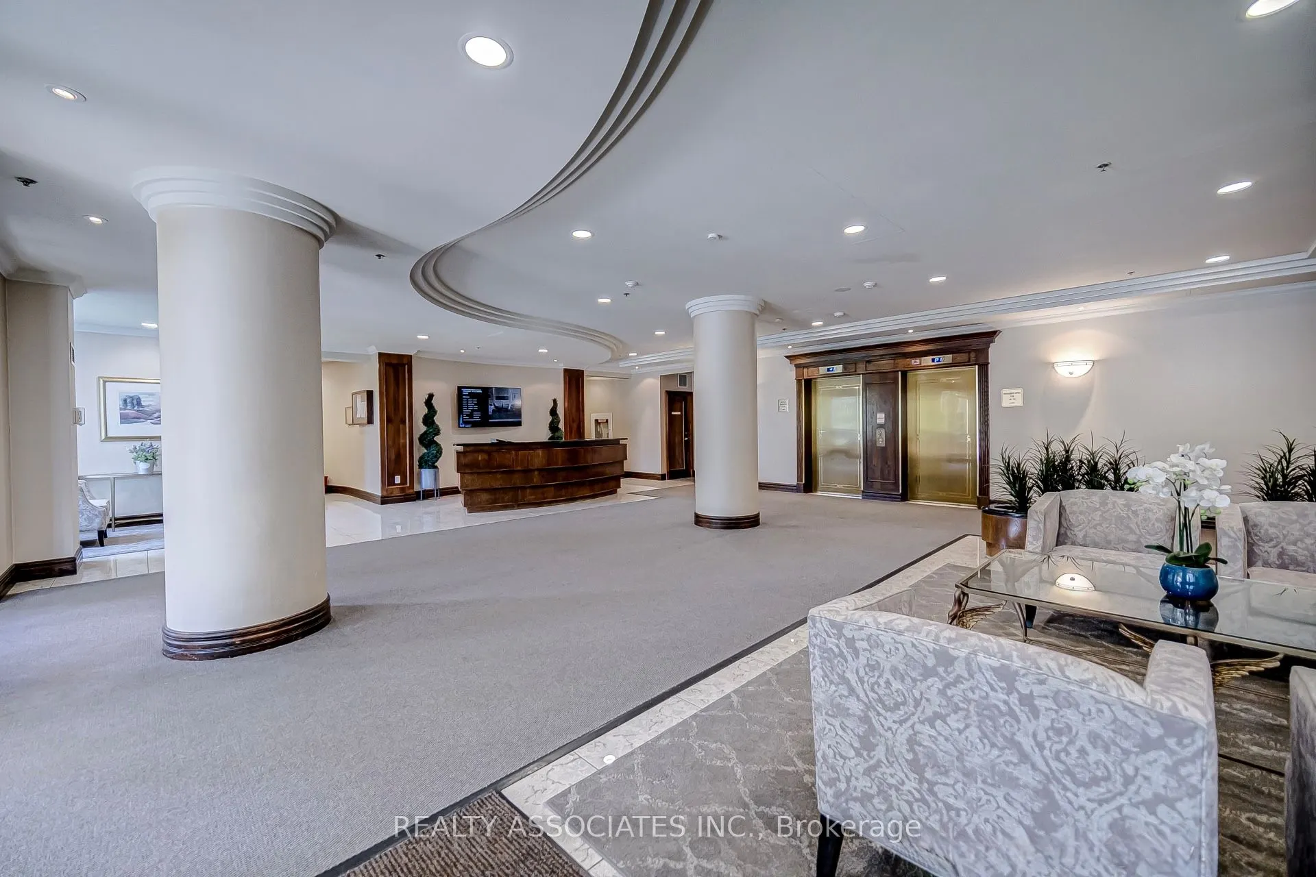 51 Baffin Court, #303