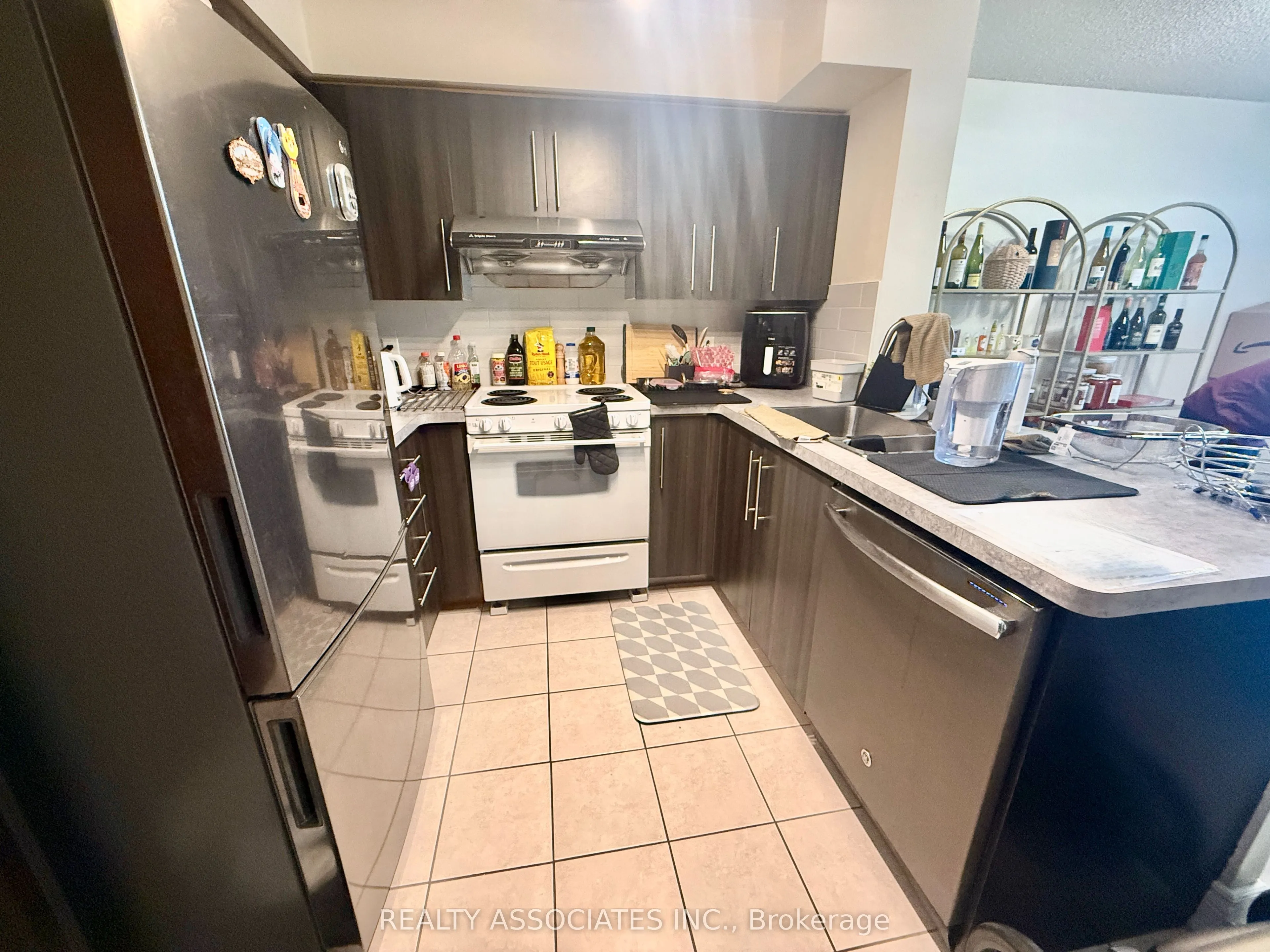 51 Baffin Court, #303