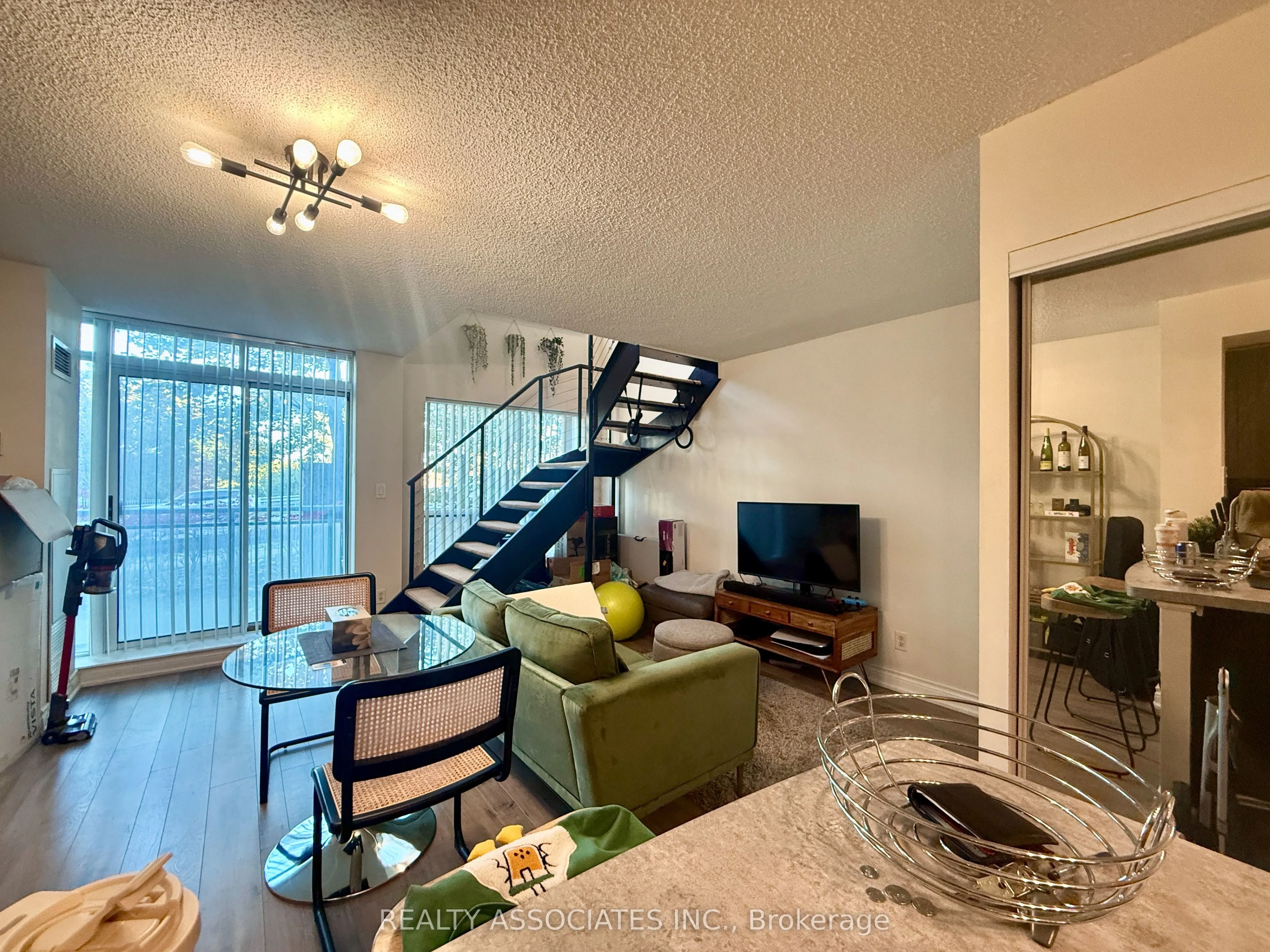 51 Baffin Court, #303