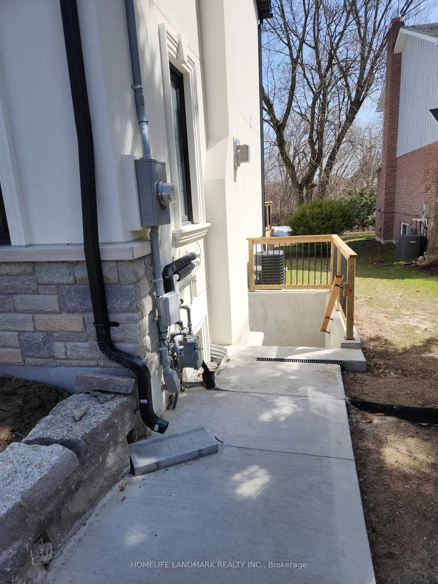 452 D'arcy Street S, #Basement Unit