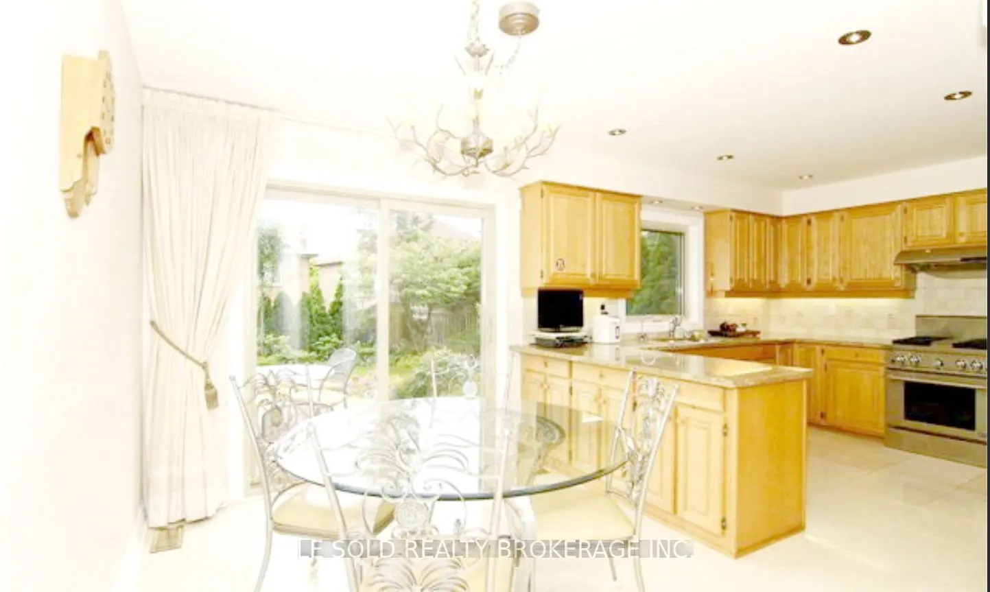 347 Fern Avenue, #2flr Rm