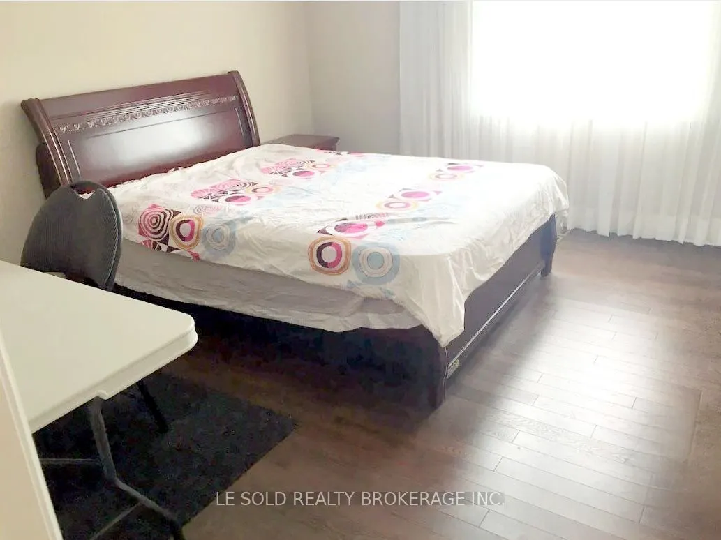 347 Fern Avenue, #2flr Rm