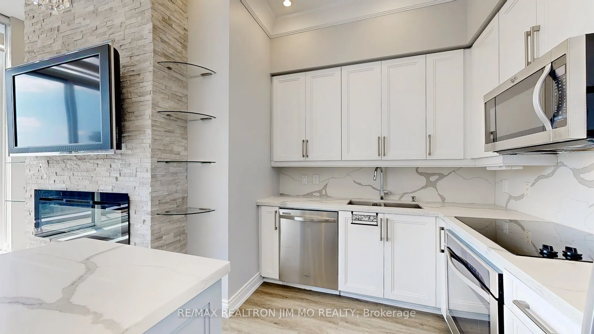 9600 Yonge Street, #PH3