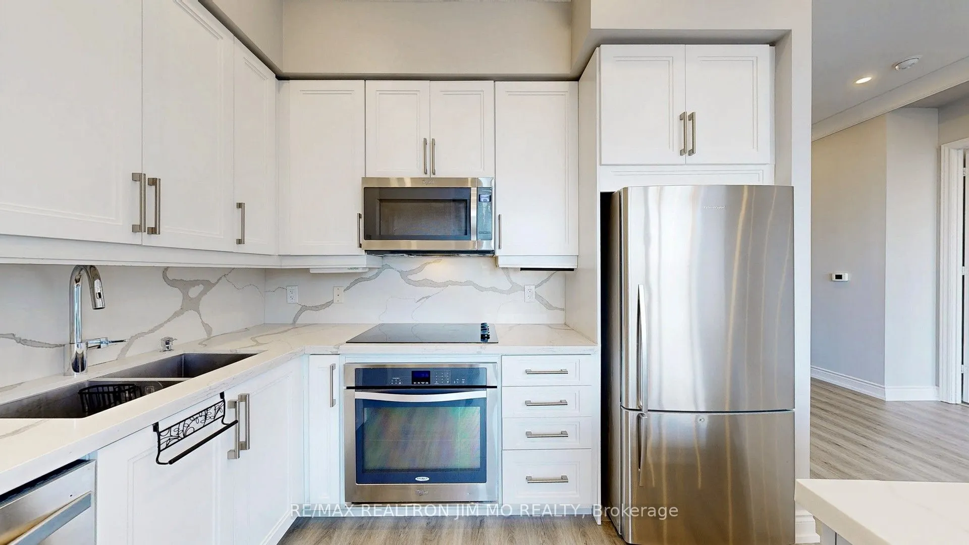 9600 Yonge Street, #PH3