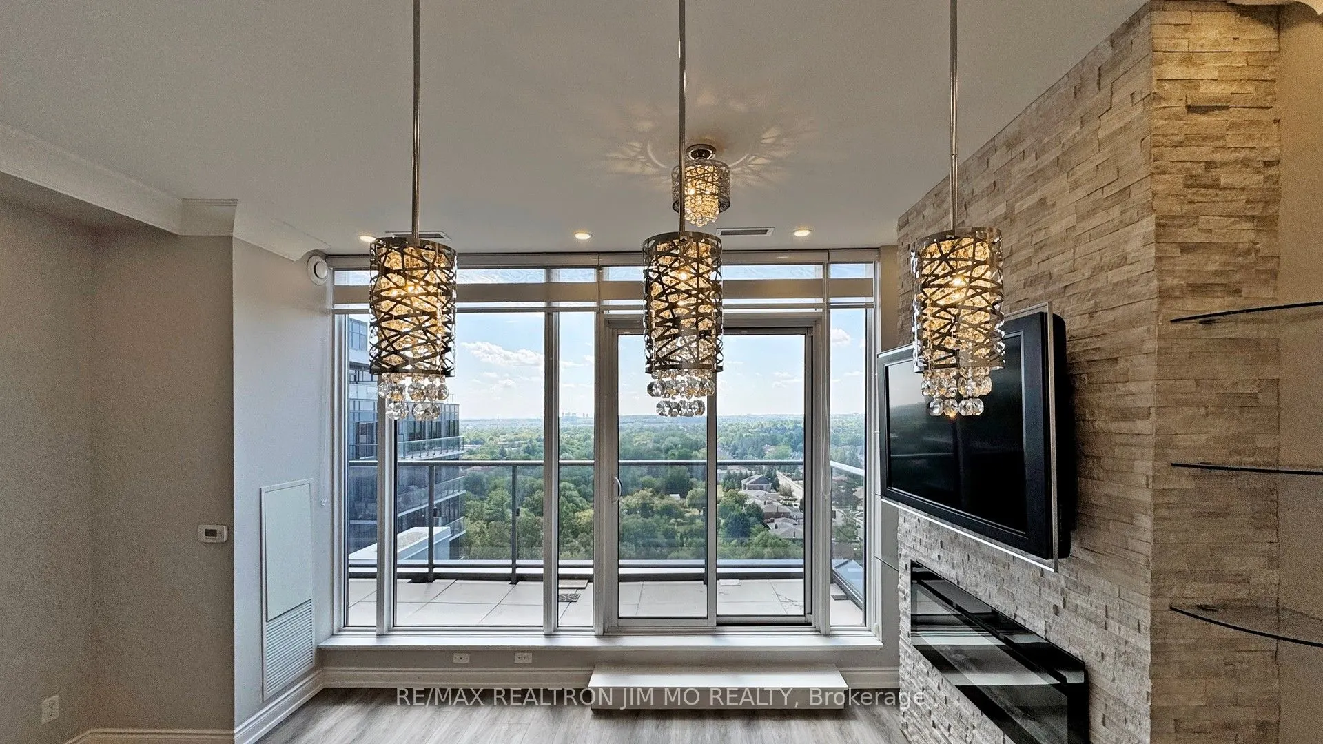 9600 Yonge Street, #PH3