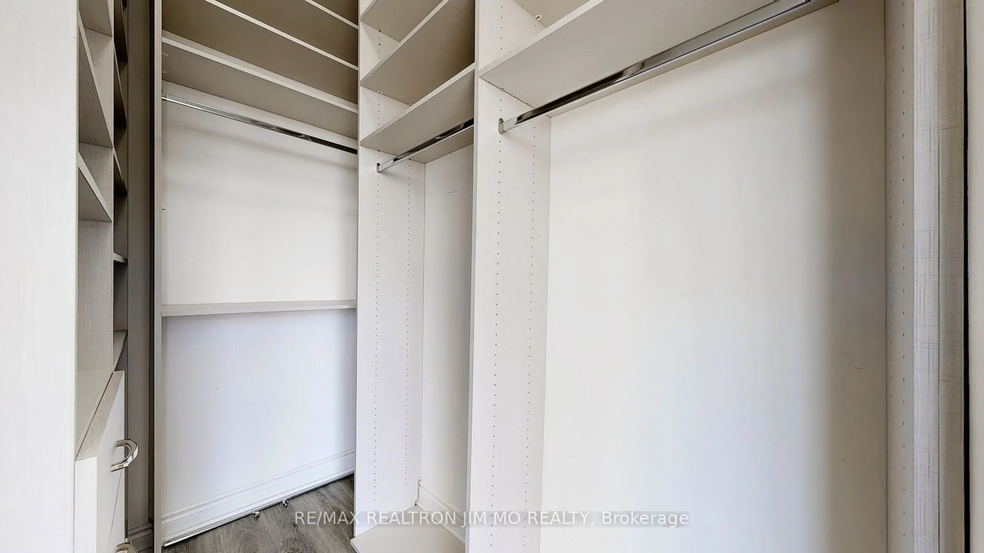 9600 Yonge Street, #PH3