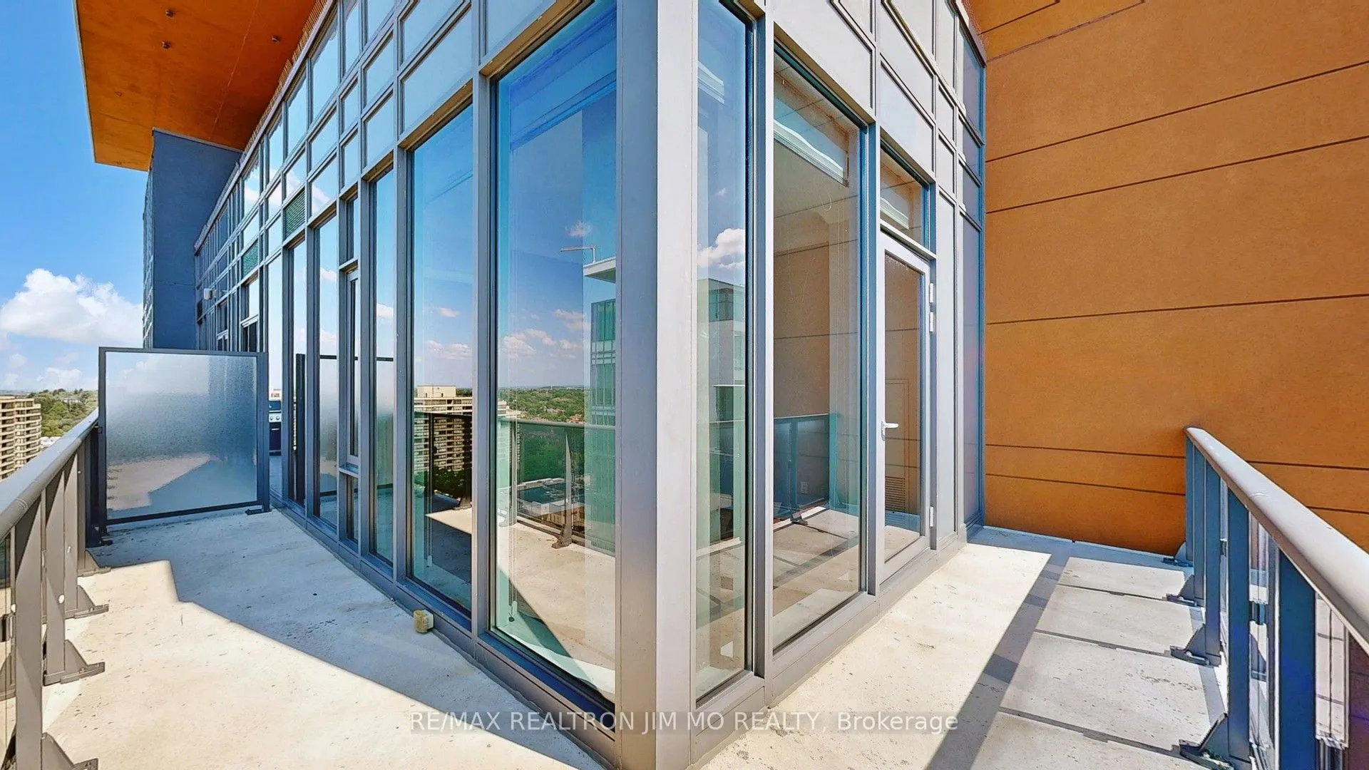 9600 Yonge Street, #PH3