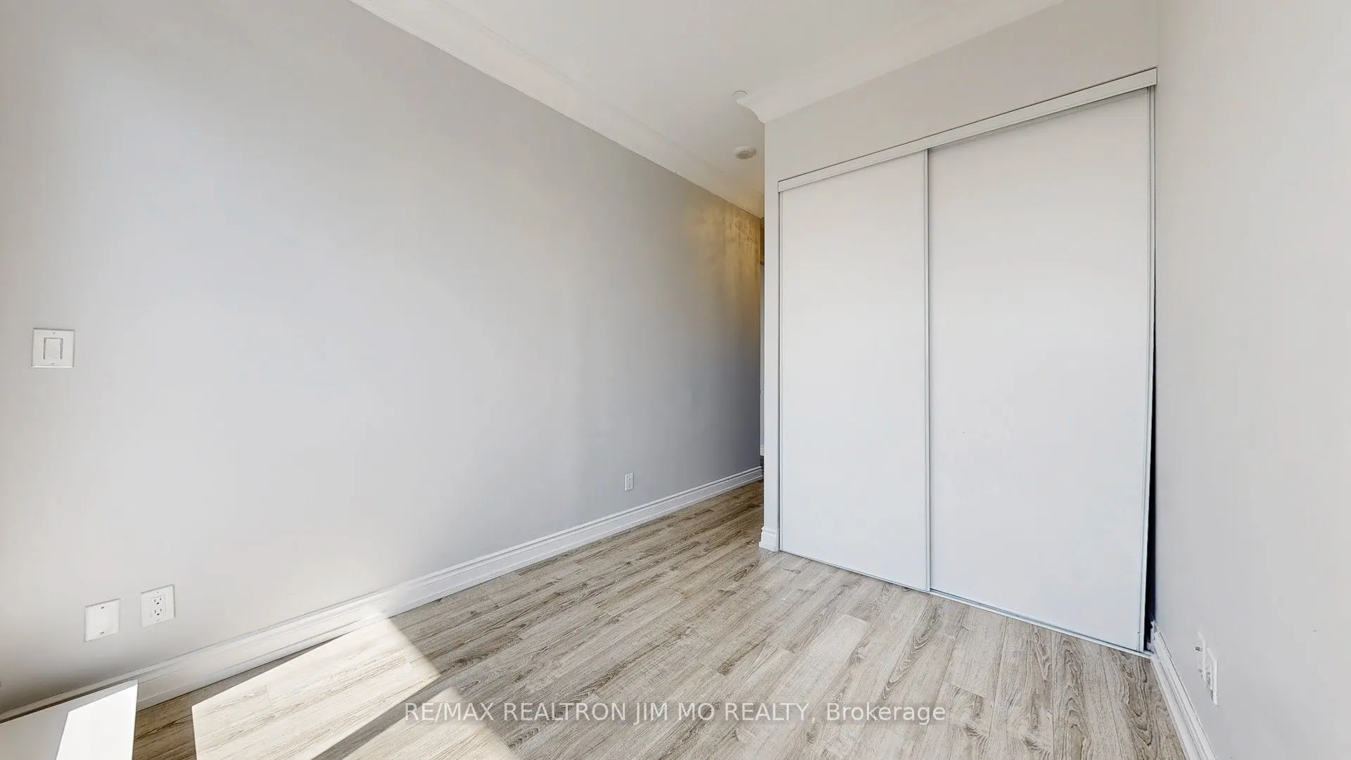 9600 Yonge Street, #PH3