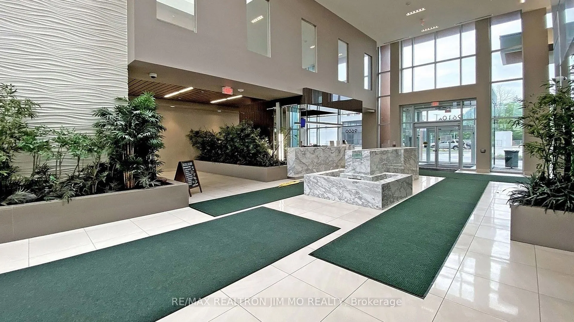 9600 Yonge Street, #PH3