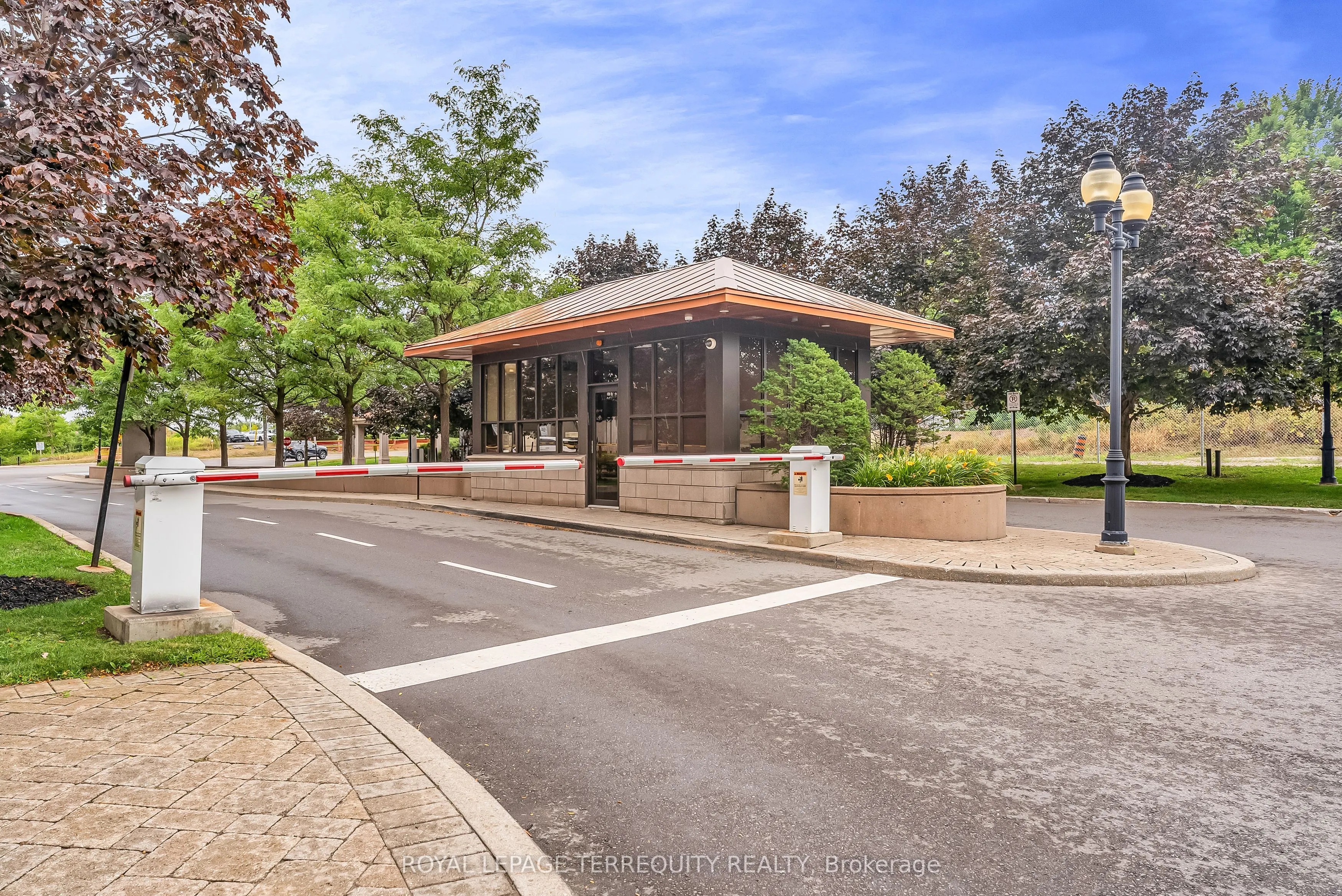 9225 Jane Street, #1409