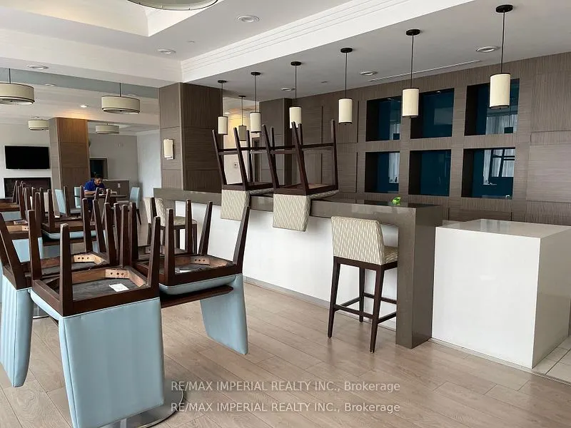 372 Highway 7 Road, #301