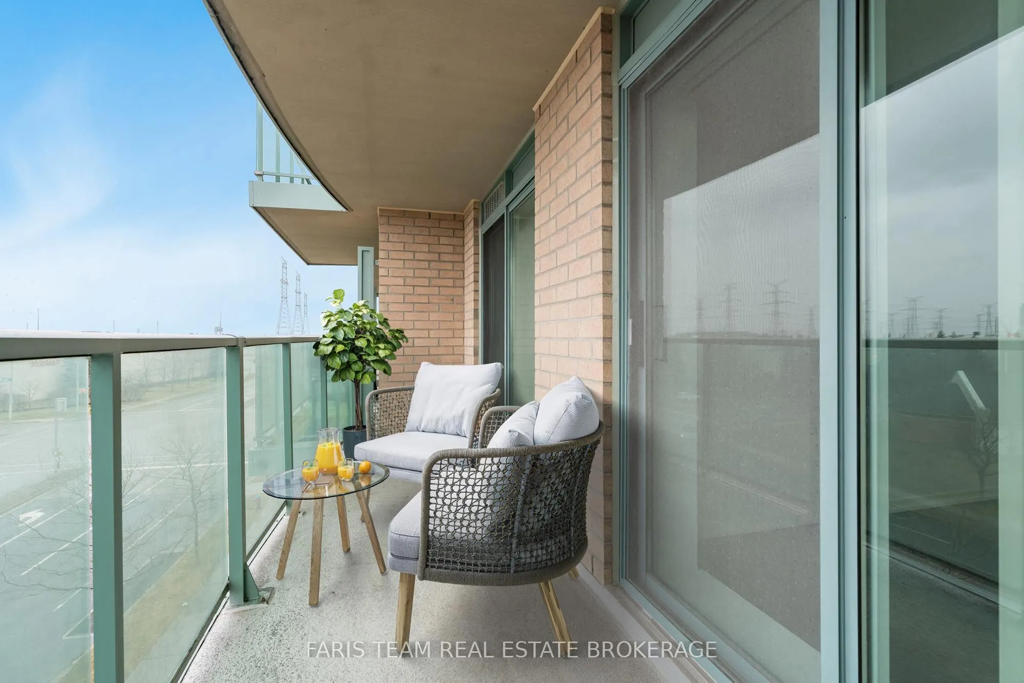 11 Oneida Crescent, #407