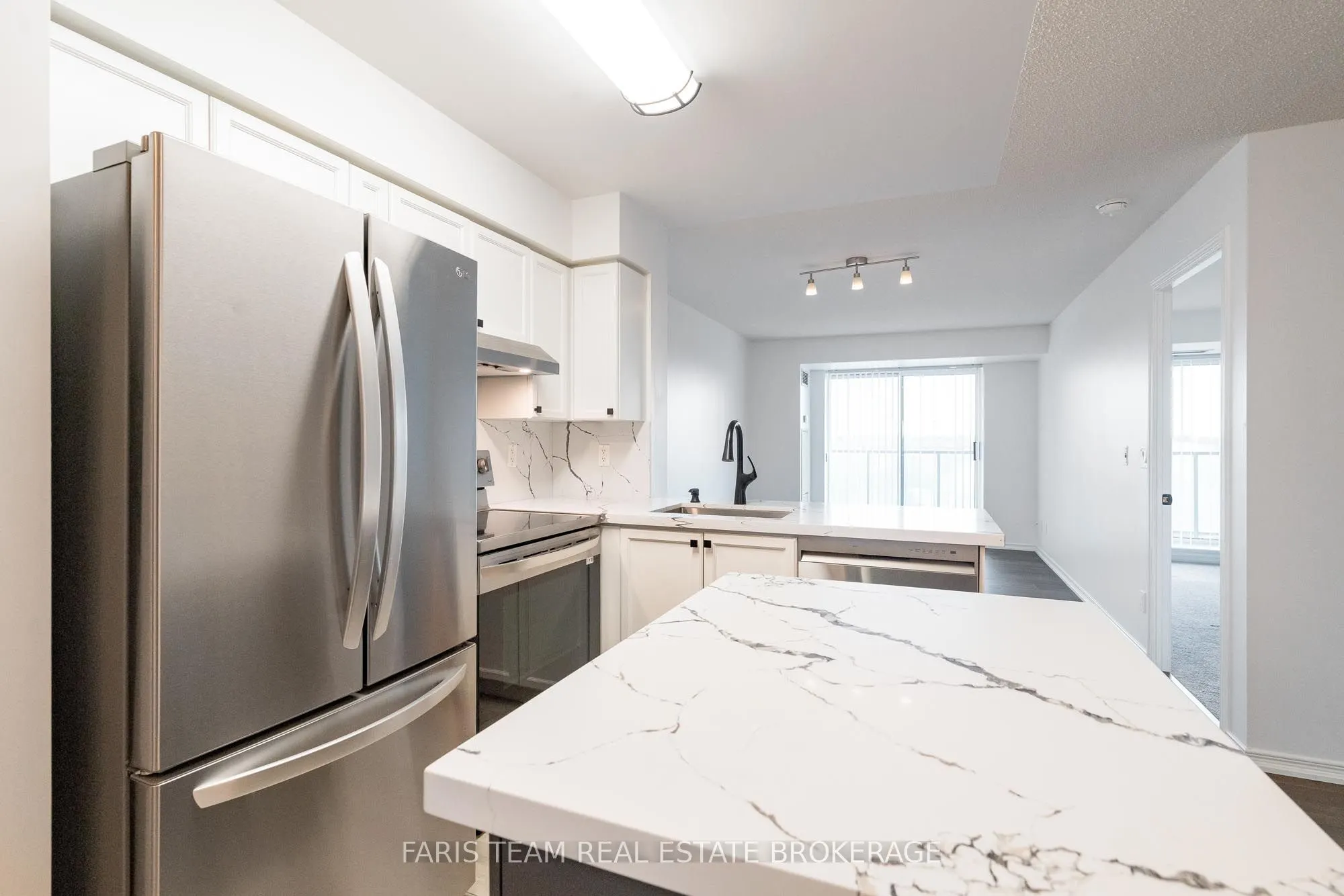 11 Oneida Crescent, #407