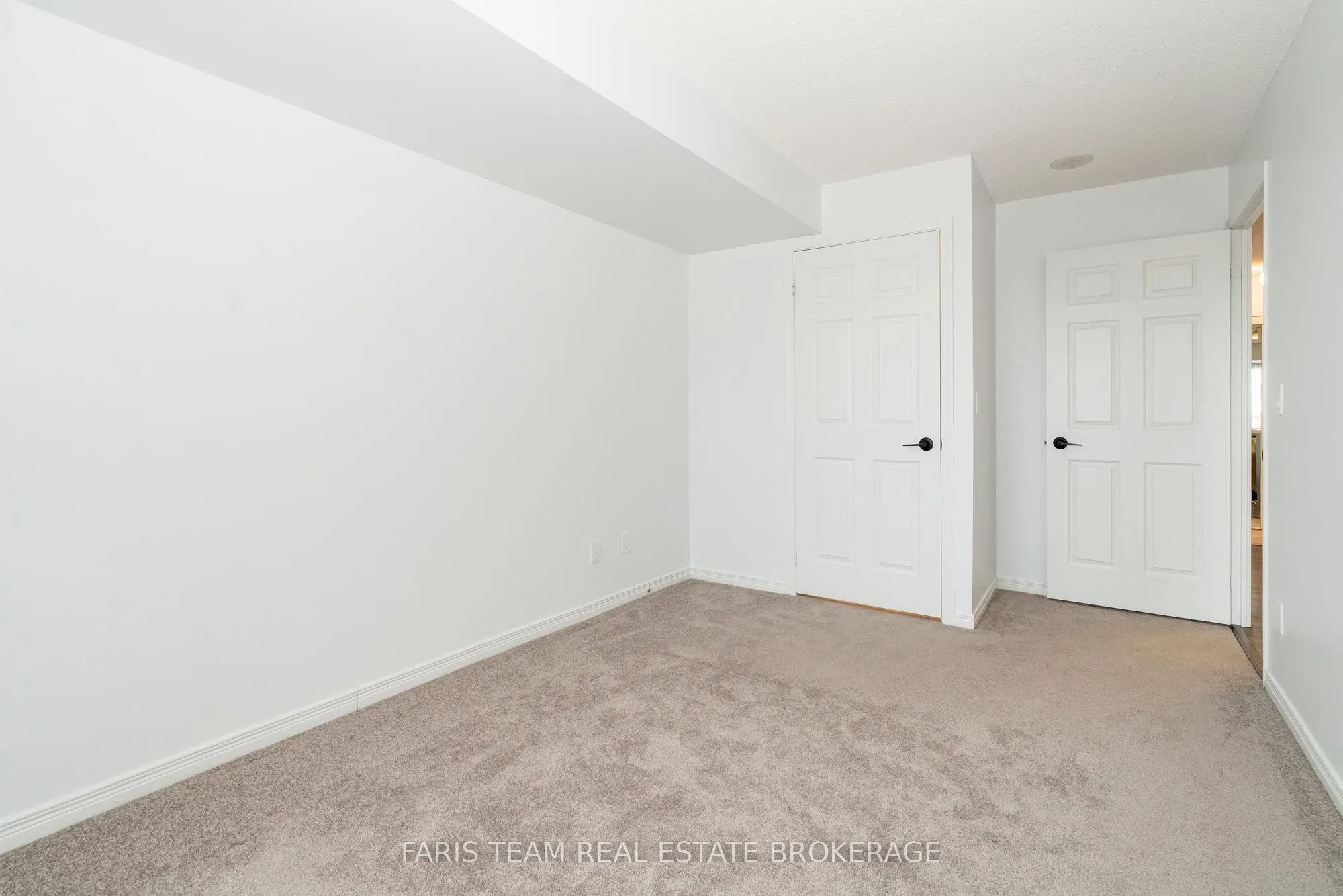 11 Oneida Crescent, #407