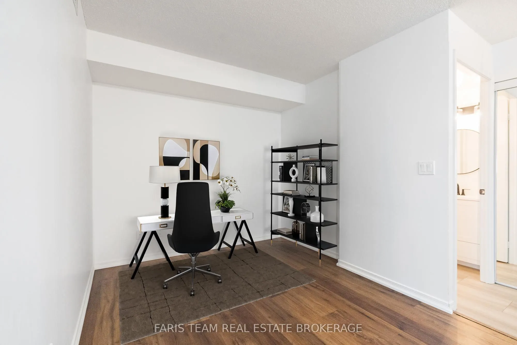 11 Oneida Crescent, #407