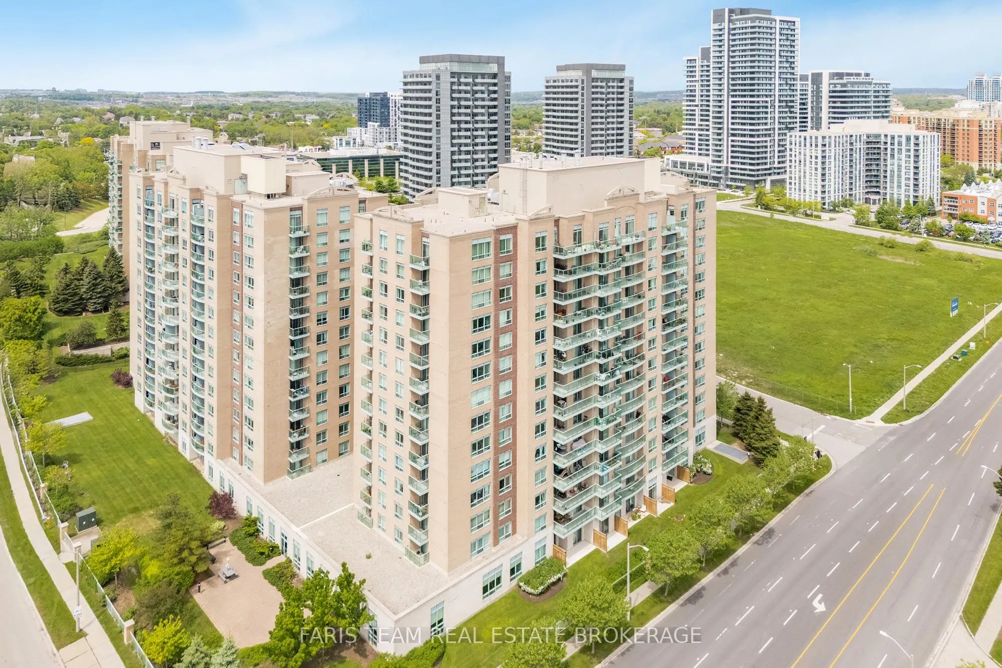 11 Oneida Crescent, #407