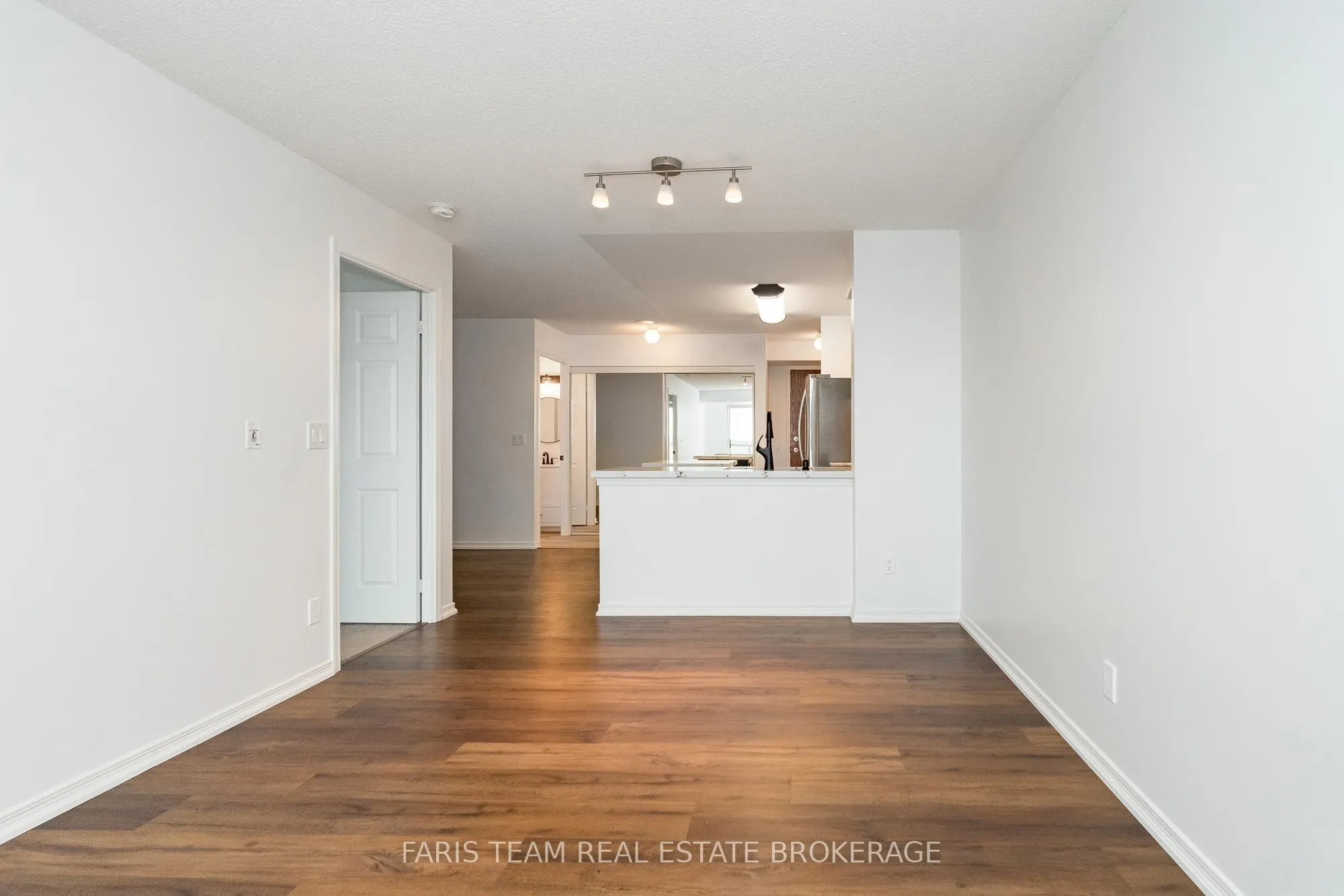 11 Oneida Crescent, #407