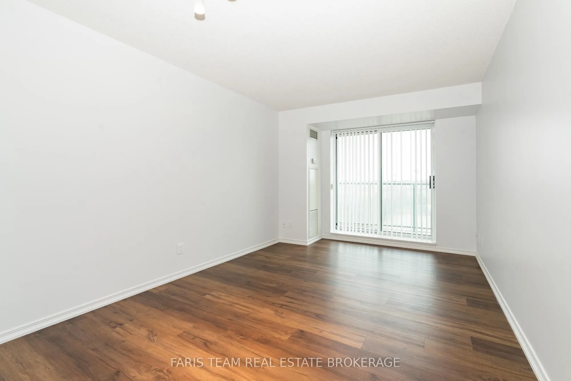 11 Oneida Crescent, #407