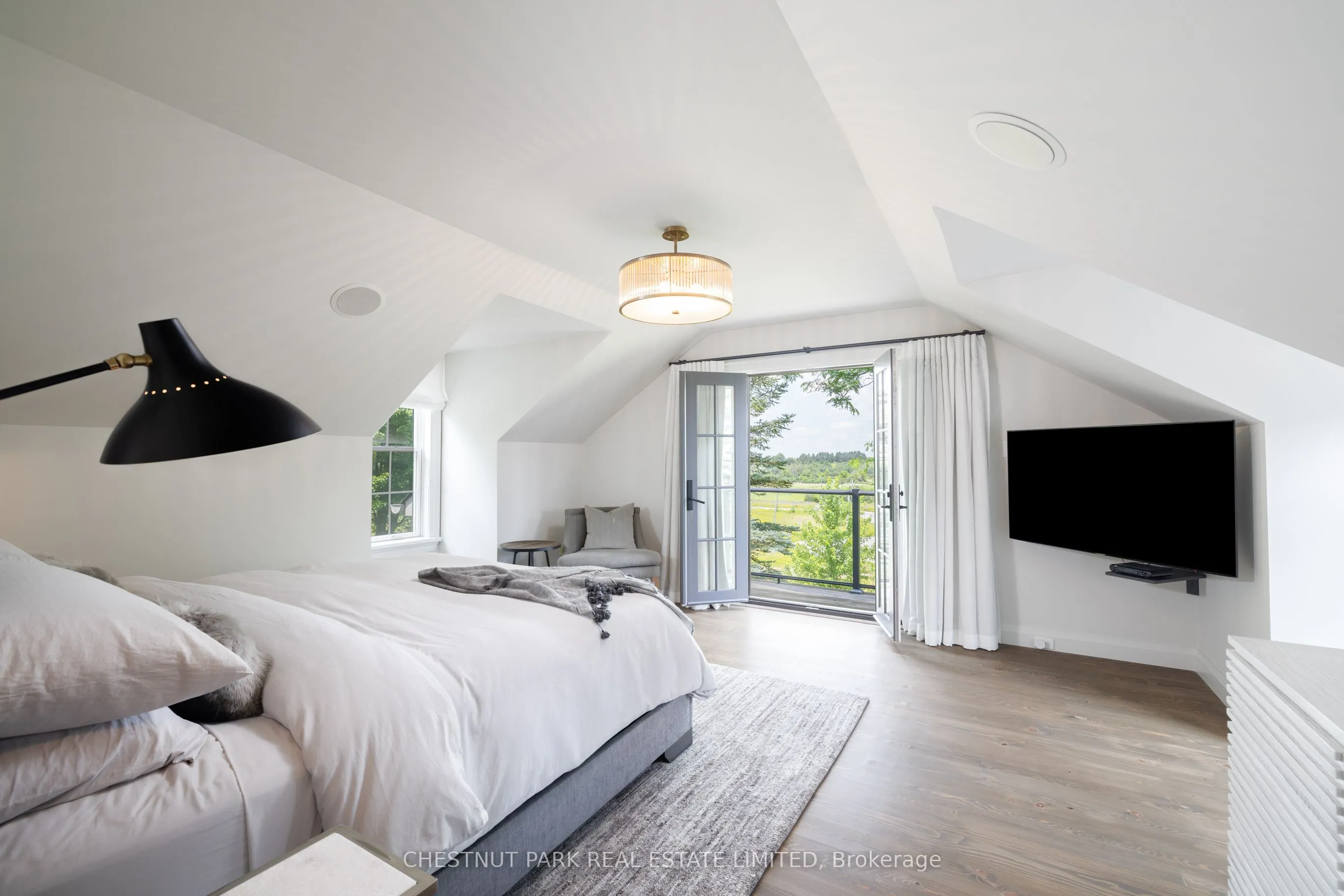 908 Vandorf Side Road