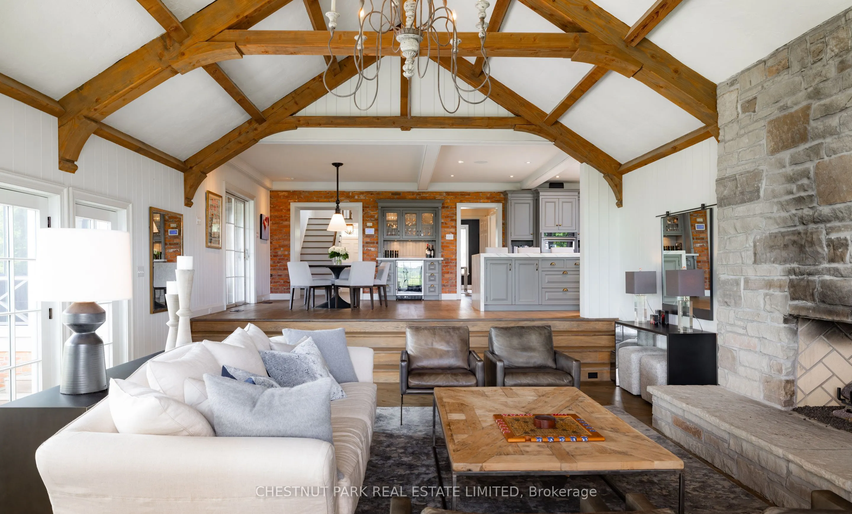 908 Vandorf Side Road