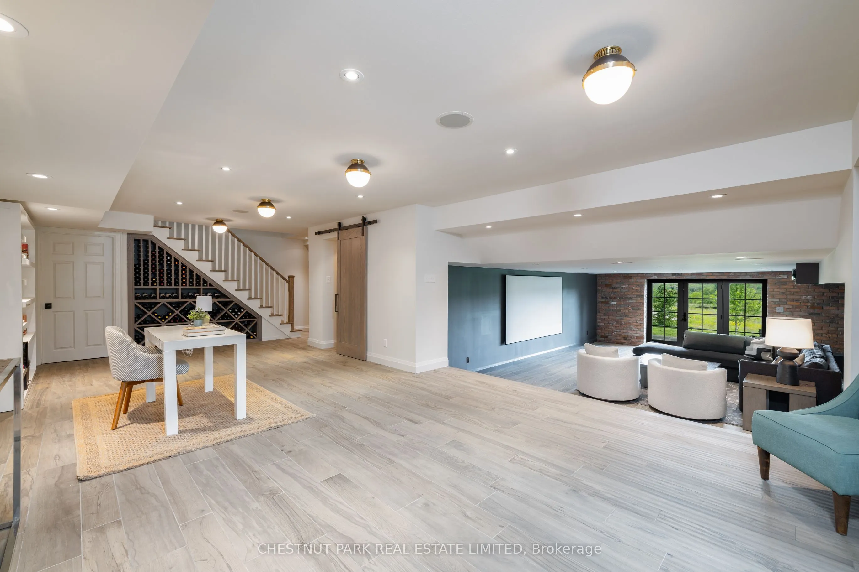 908 Vandorf Side Road