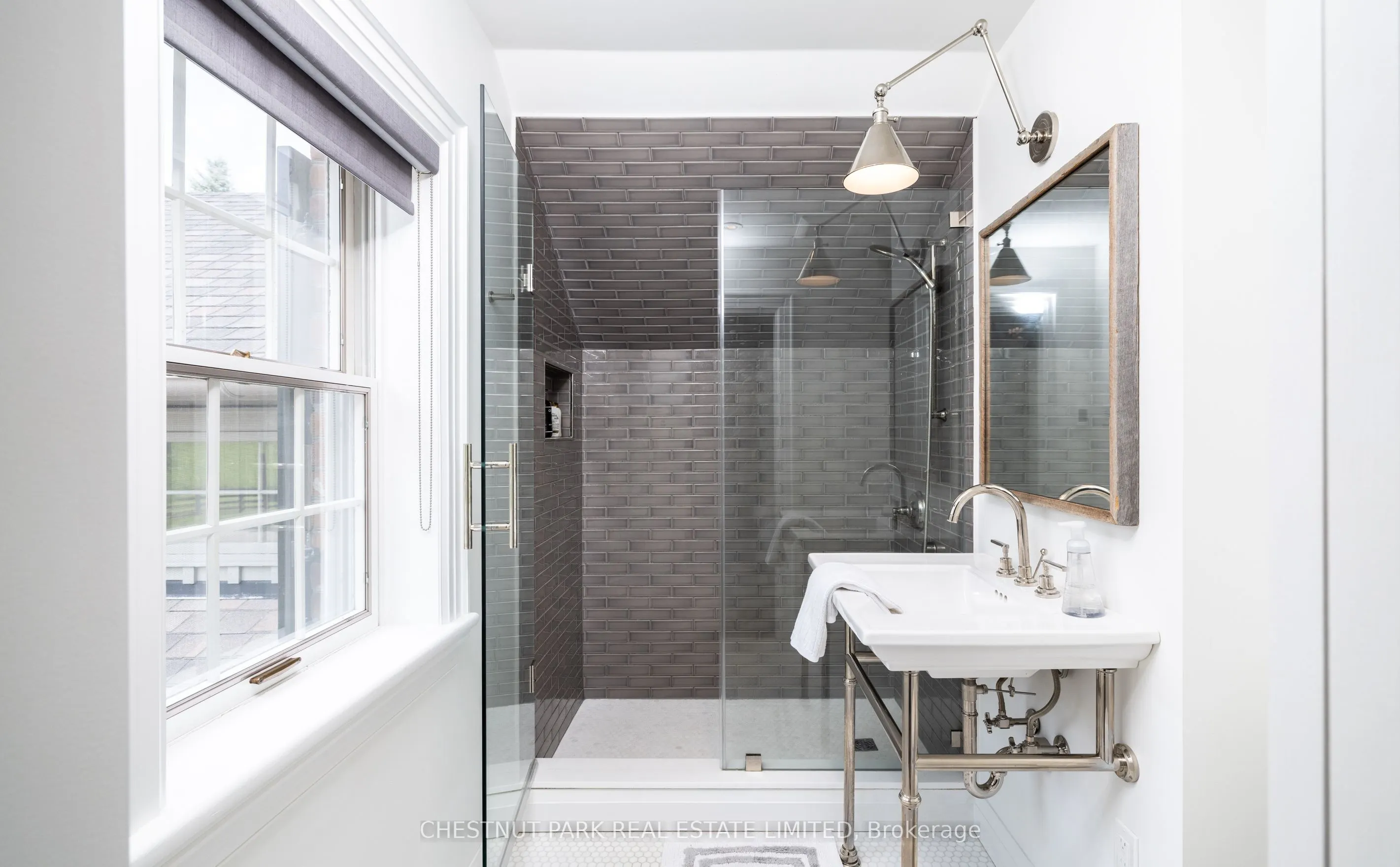 908 Vandorf Side Road