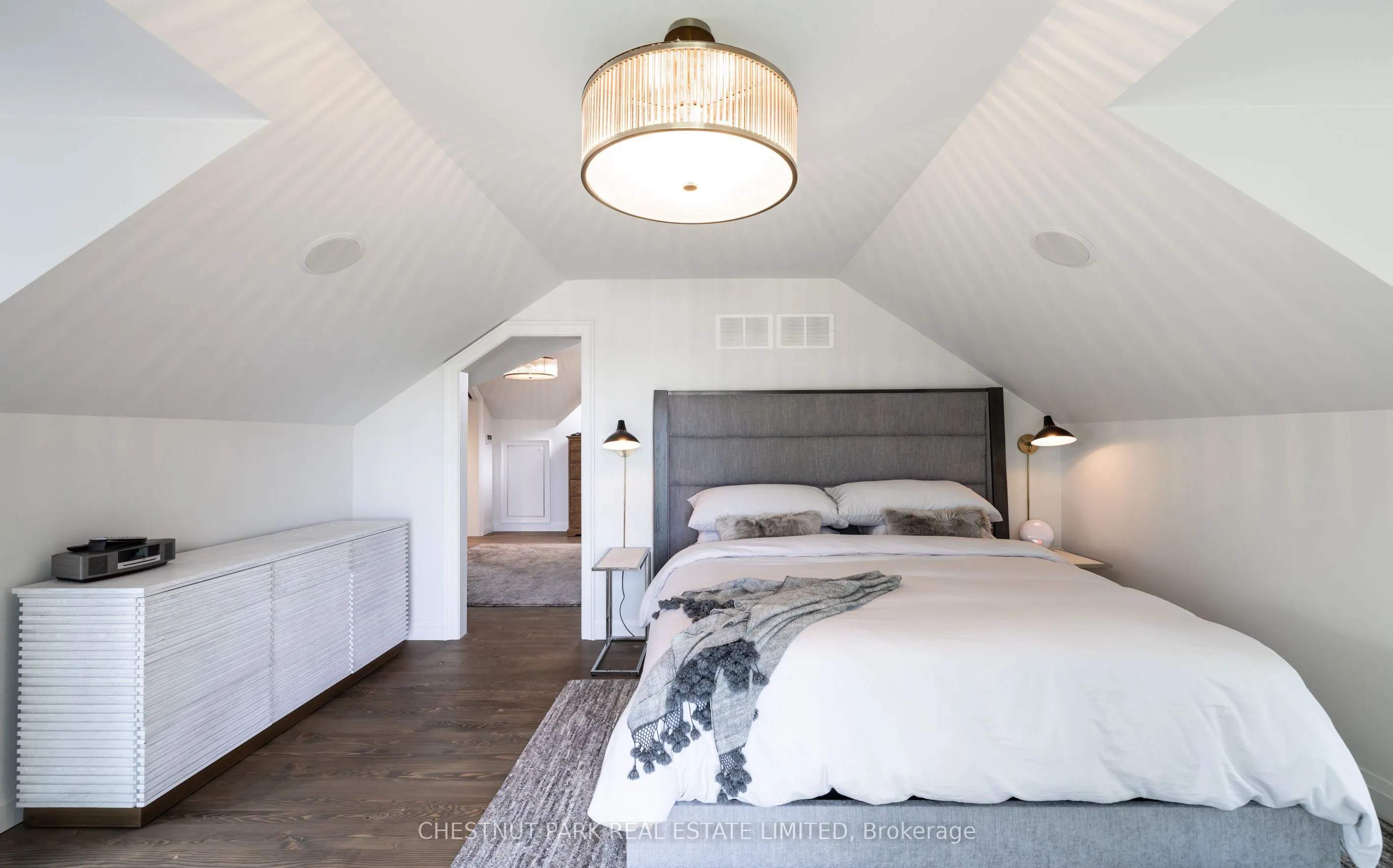 908 Vandorf Side Road