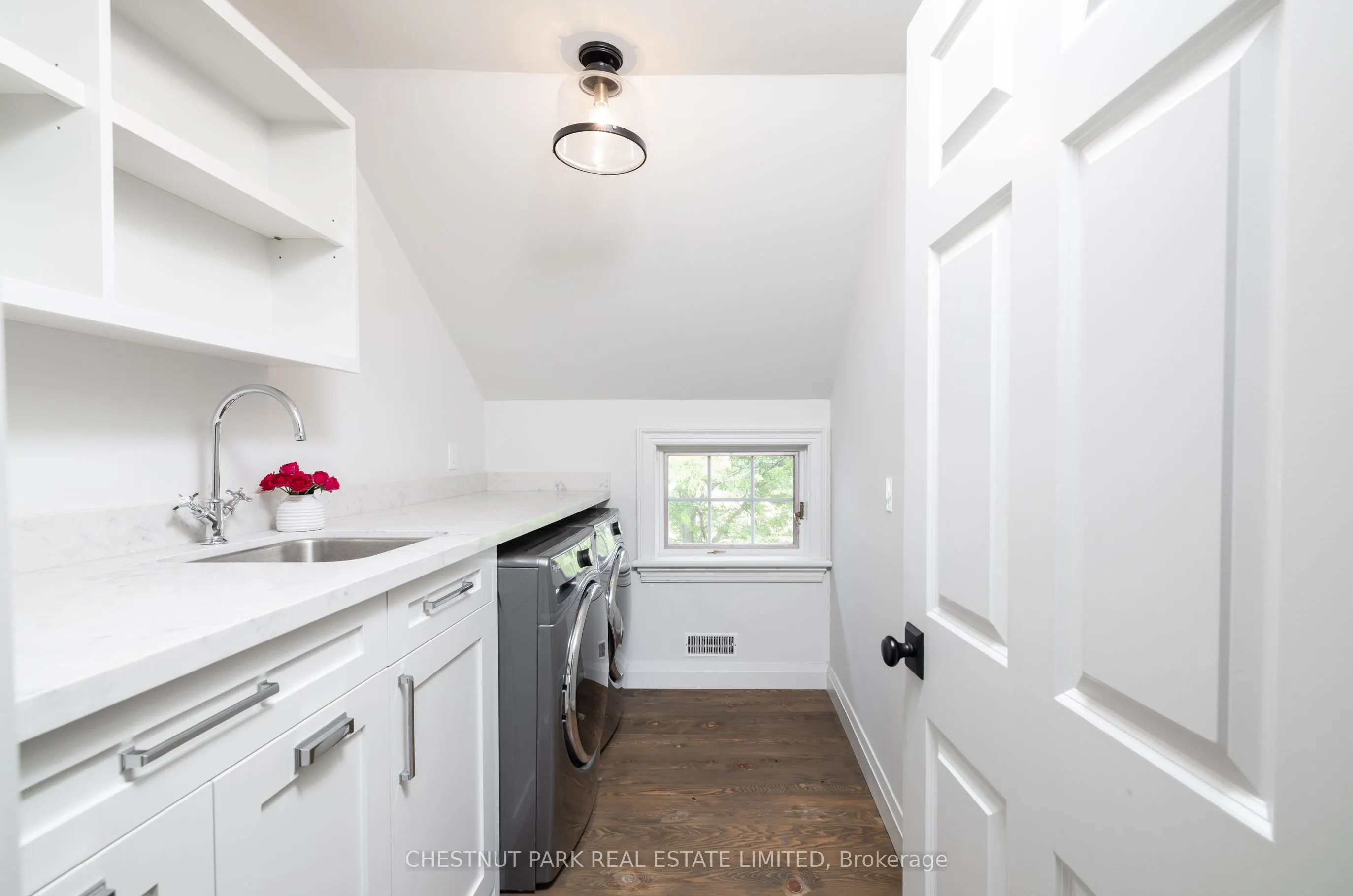 908 Vandorf Side Road